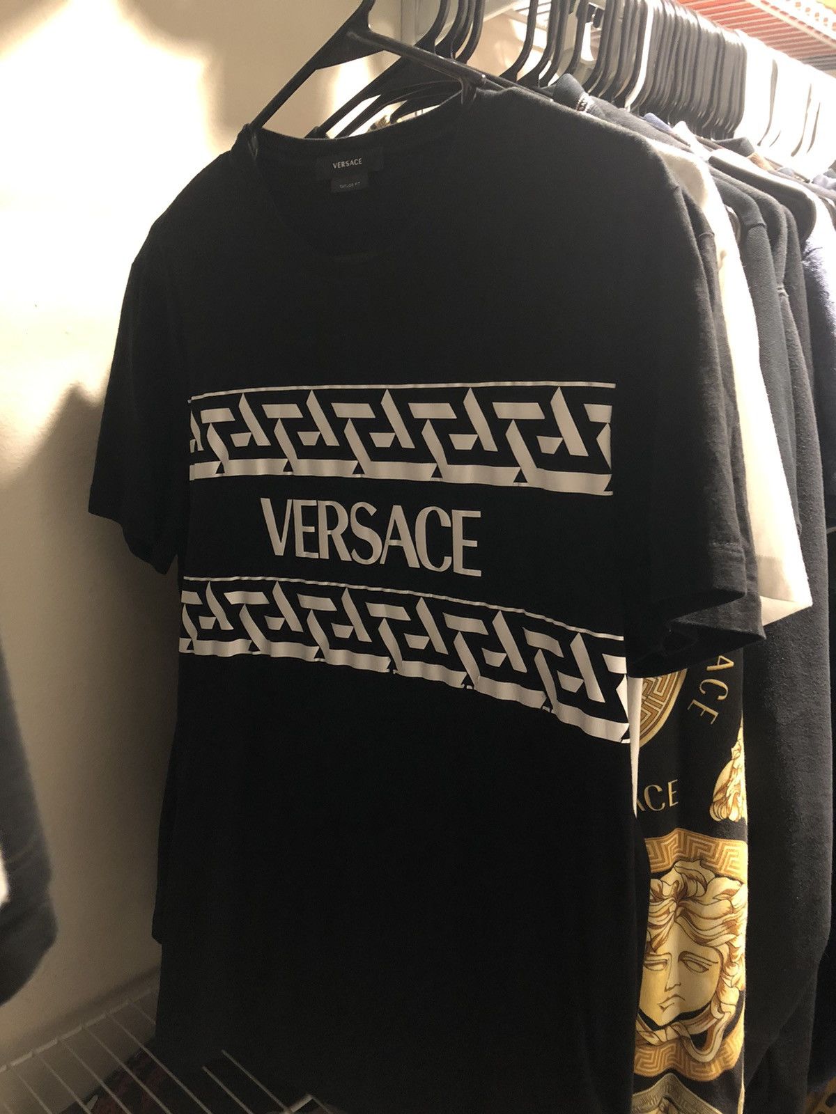 Versace Versace T Shirt US Men’s Small Size US S / EU 44-46 / 1 - 1 Thumbnail