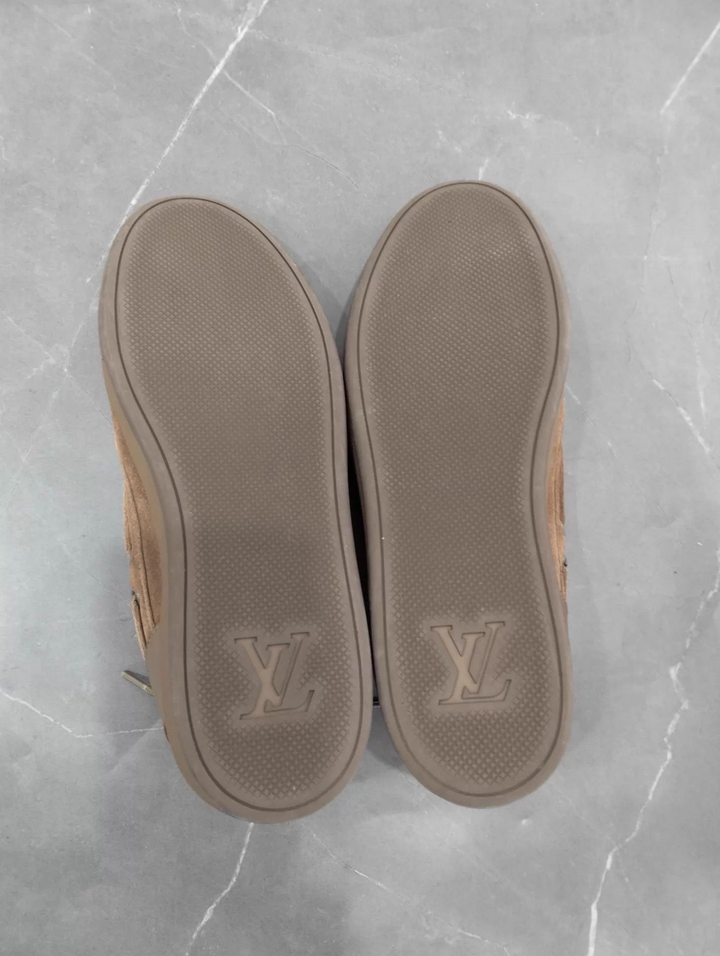 Louis Vuitton LV Camel Suede Lace-Up Sneakers EU 42.5 95 New Size US 9.5 / EU 42-43 - 6 Thumbnail