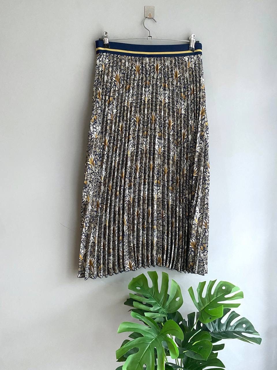 H&M H&M X William Morris & Co Floral Pattern Pleated Skirt, M Size 32" / US 10 / IT 46 - 8 Thumbnail