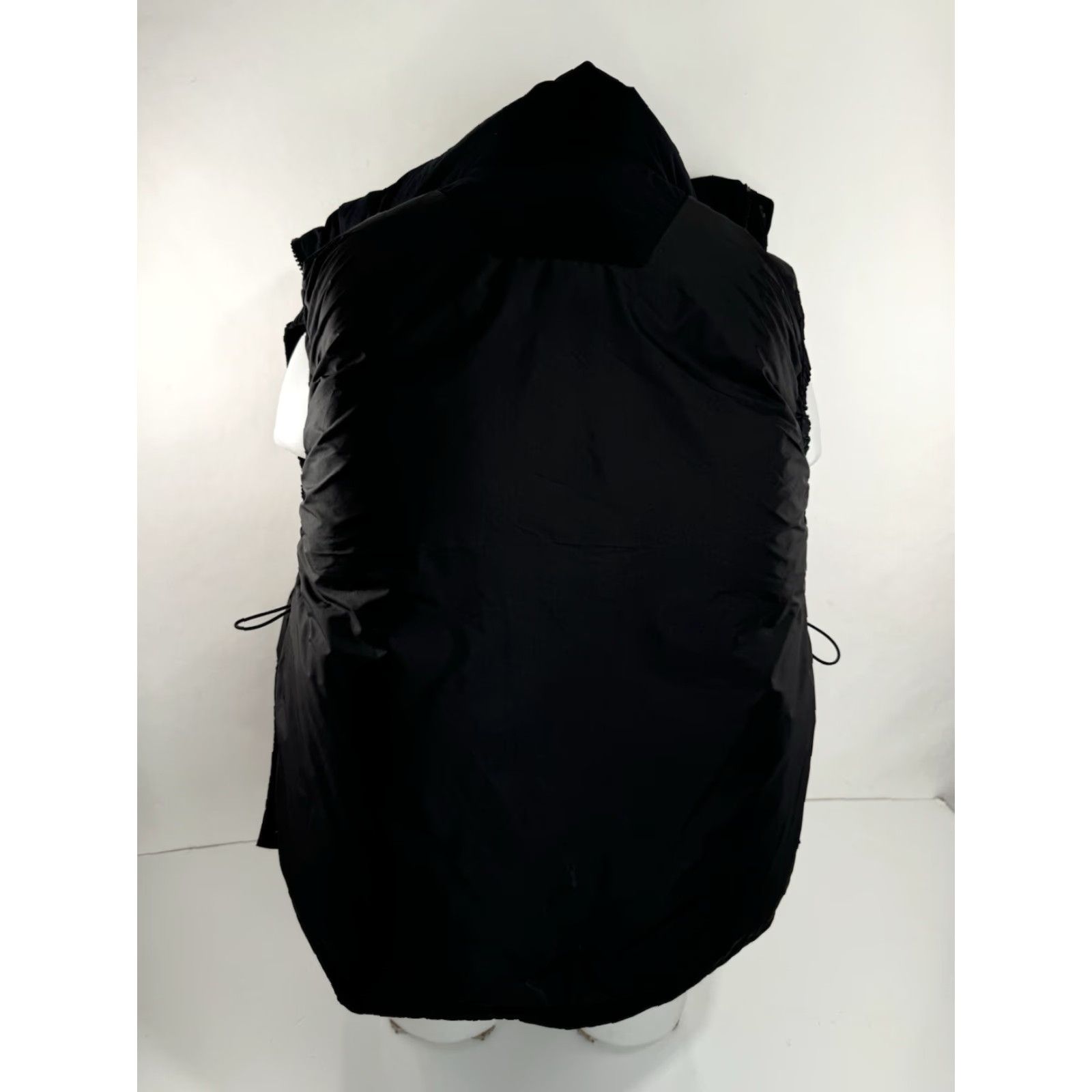 Juun.J JUUN.J GOOSE DOWN FEATHER Insulated Mens Vest Hooded Full Zip 44 Black Nylon Down 44 EXCELLENT Mens Vest Hooded Insulated 90s? Size US S / EU 44-46 / 1 - 6 Thumbnail