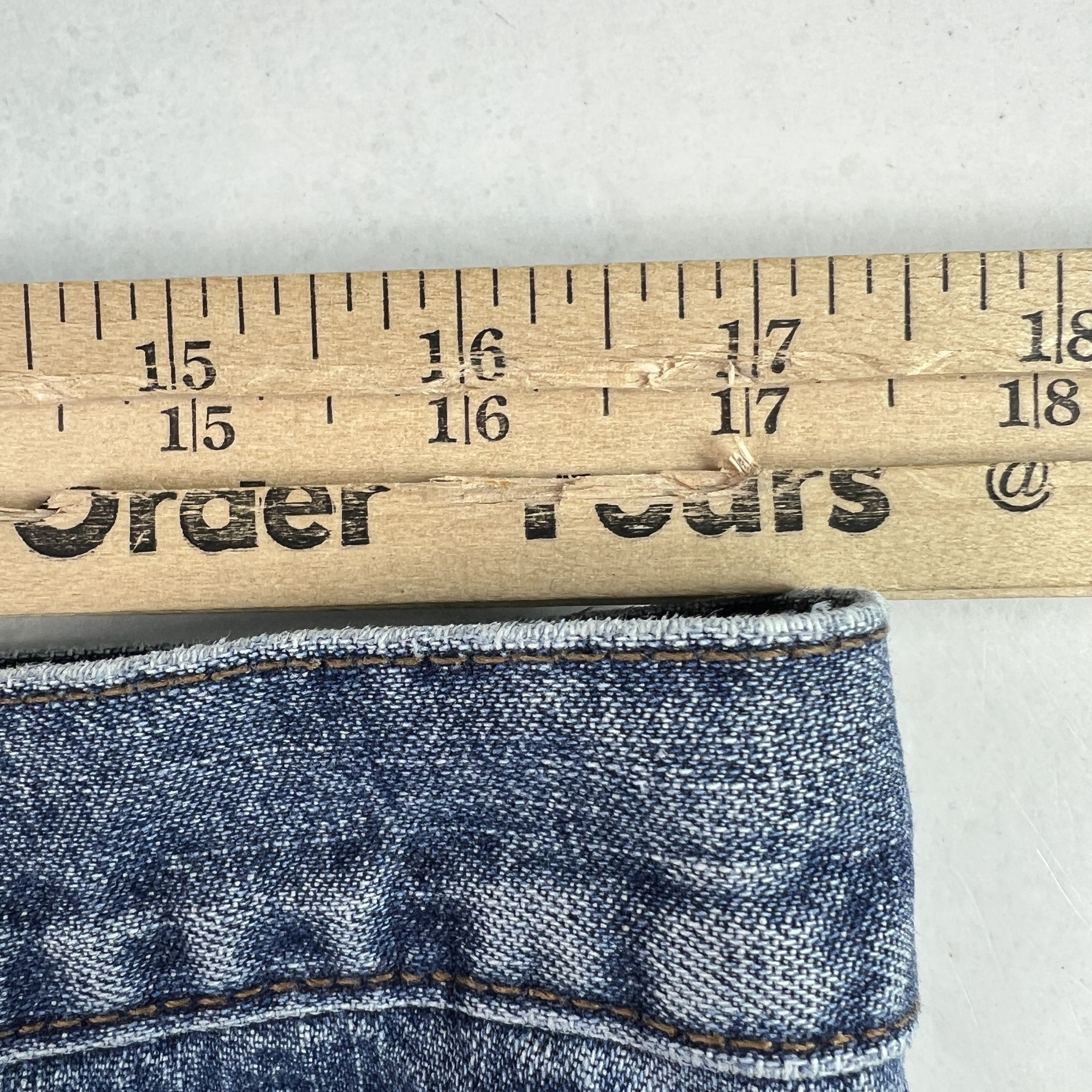 Calvin Klein Y2K Calvin Klein Shorts High Rise Blue Denim Jorts No Tags Size 34" / US 12 / IT 48 - 16 Thumbnail