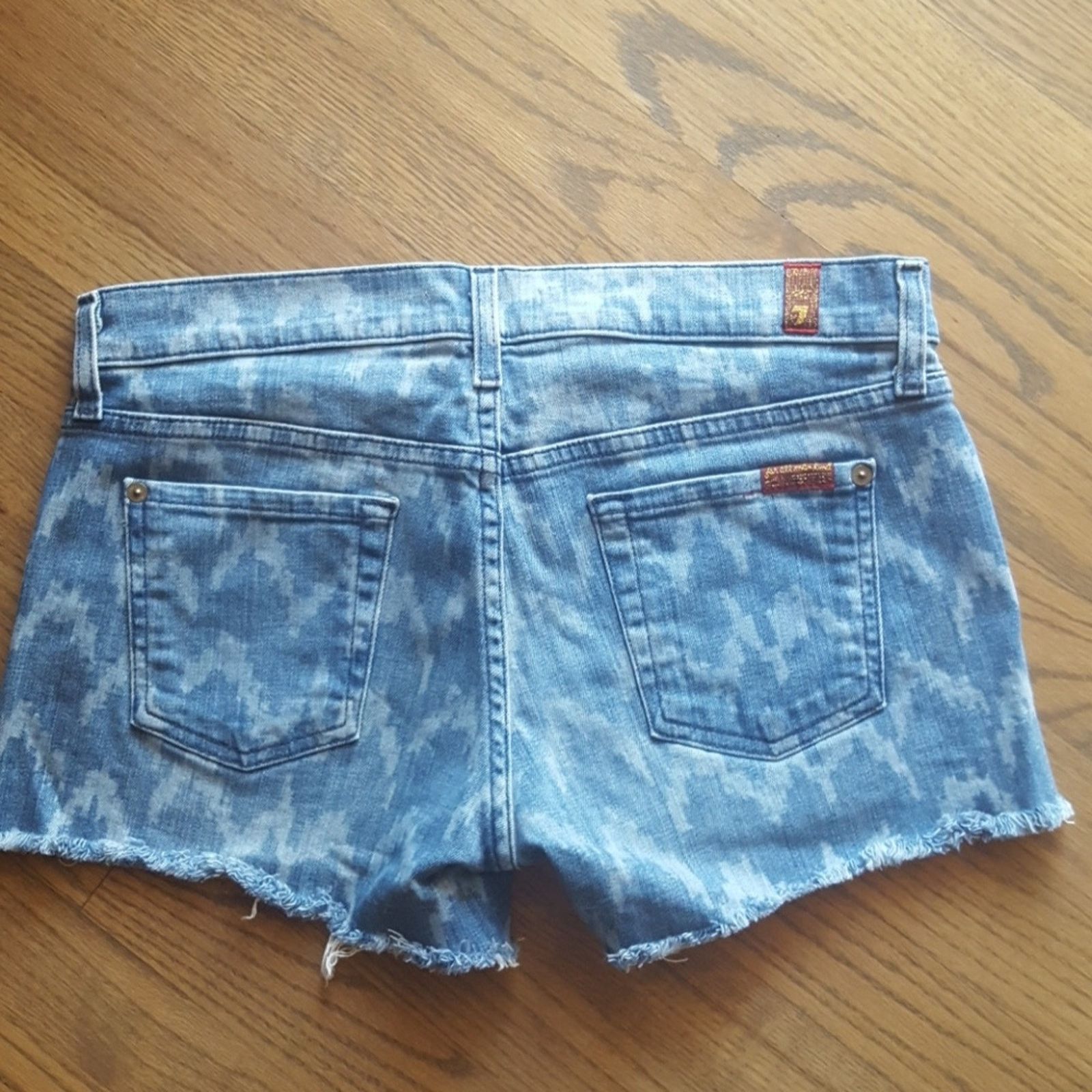 7 For All Mankind 7FAM Tribal Design Denim Shorts Size 28" / US 6 / IT 42 - 2 Thumbnail