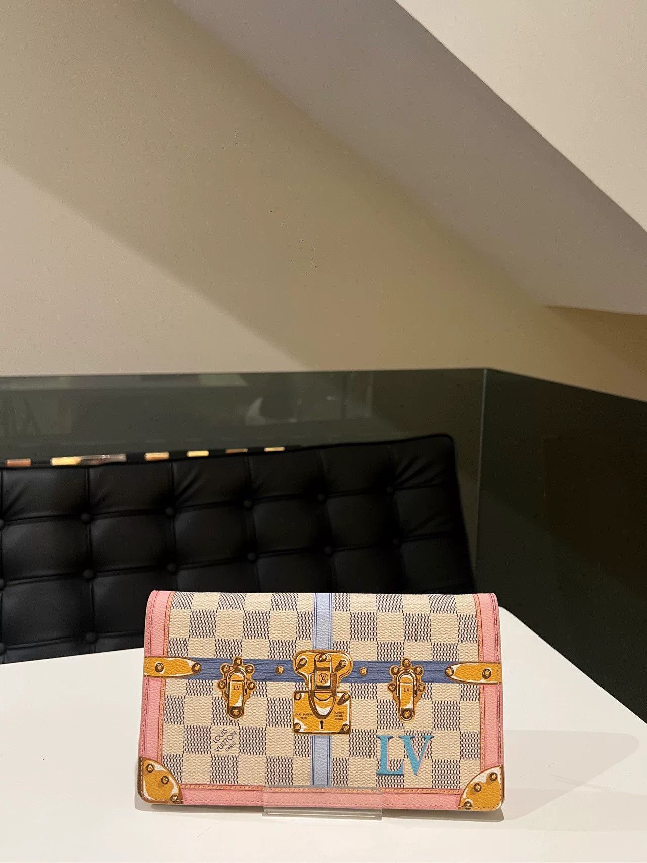 Louis Vuitton Pre-loved Bag Very good condition Size ONE SIZE - 1 Thumbnail