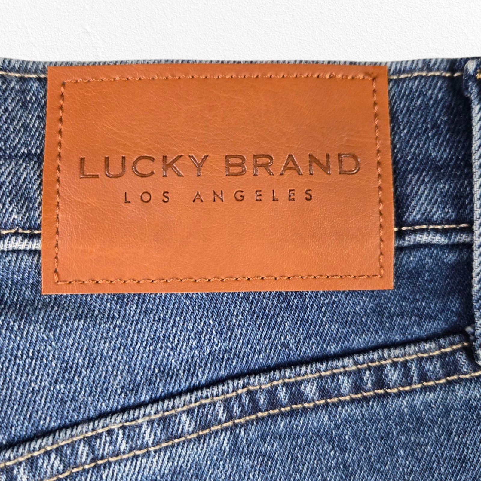 Lucky Brand Lucky Brand High Waisted Distressed Drew Mom Jeans Size 28 Size 28" / US 6 / IT 42 - 7 Thumbnail