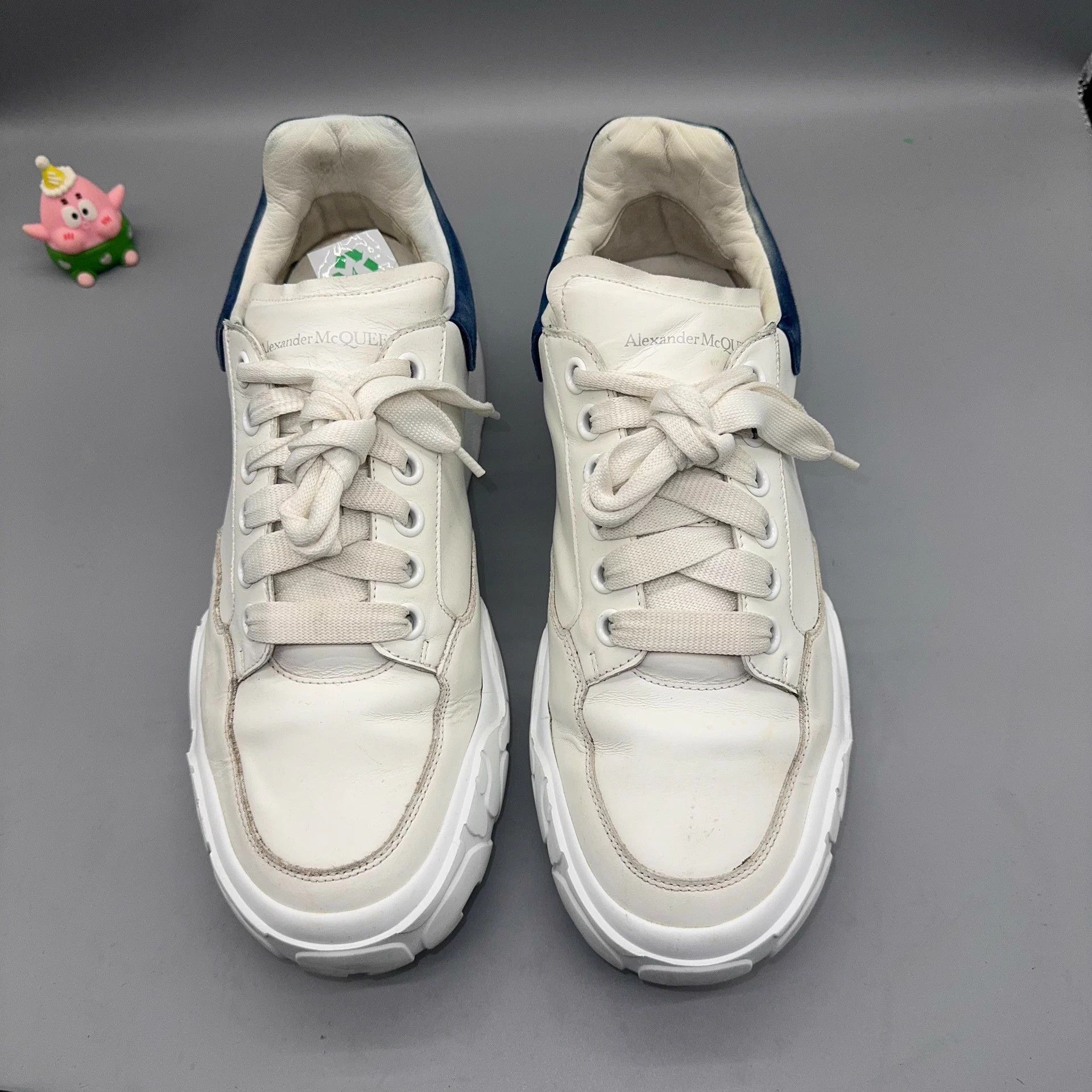 Alexander McQueen Alexander McQueen white blue toe 41 trainers Size US 8 / EU 41 - 2 Thumbnail