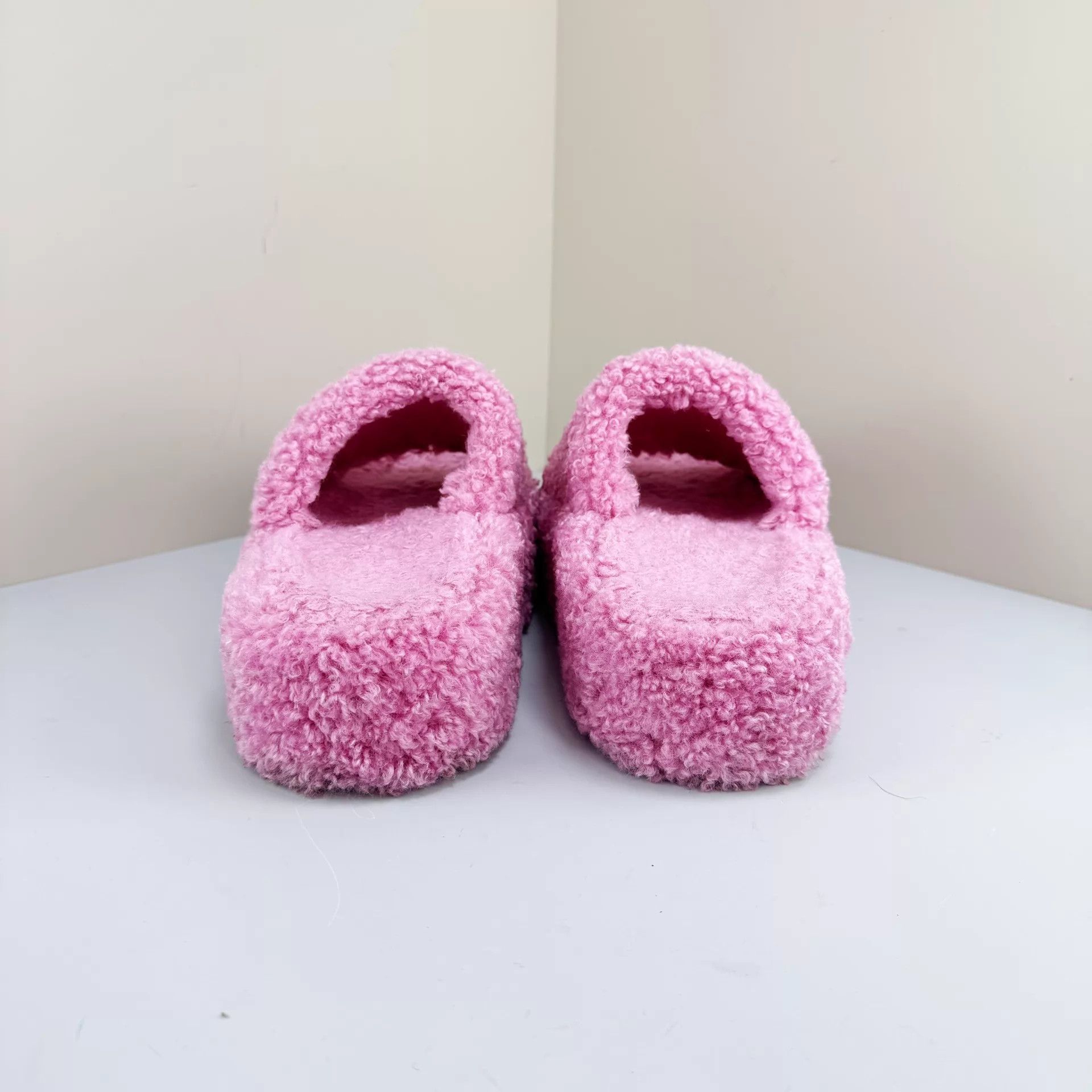 Balenciaga Balenciaga 25ss Qixi Heart Slippers 38 99New Size US 7.5 / IT 37.5 - 3 Thumbnail