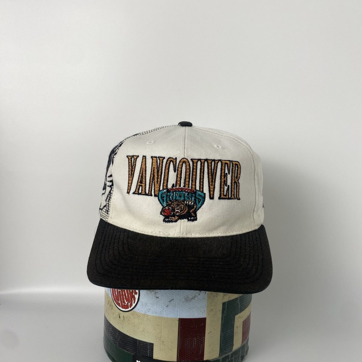 Sports Specialties × Vintage Vintage Vancouver Grizzlies laser Shadow Snapback Hat Cap Size ONE SIZE - 1 Thumbnail