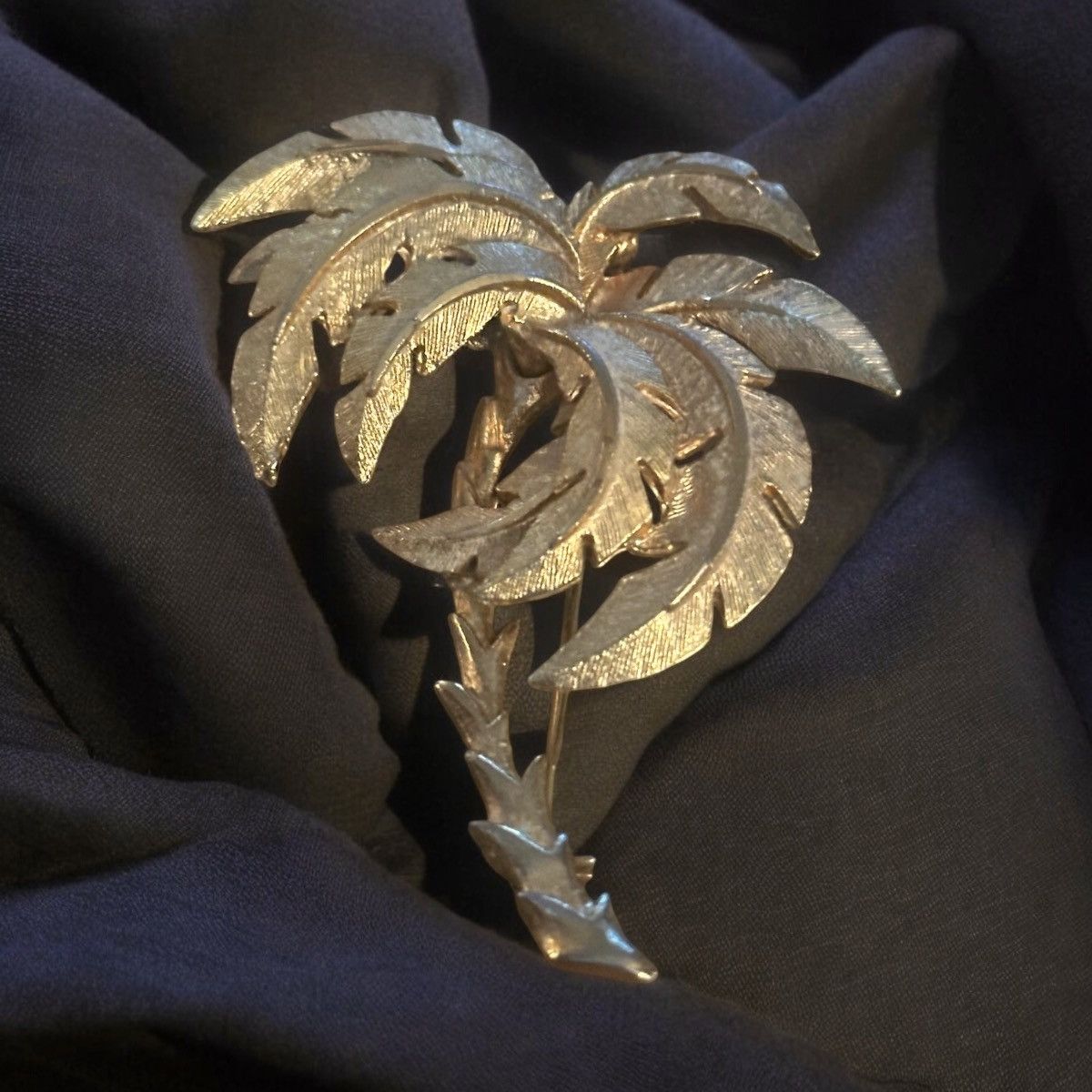 Vintage Vintage golden palm tree brooch Size ONE SIZE - 1 Thumbnail