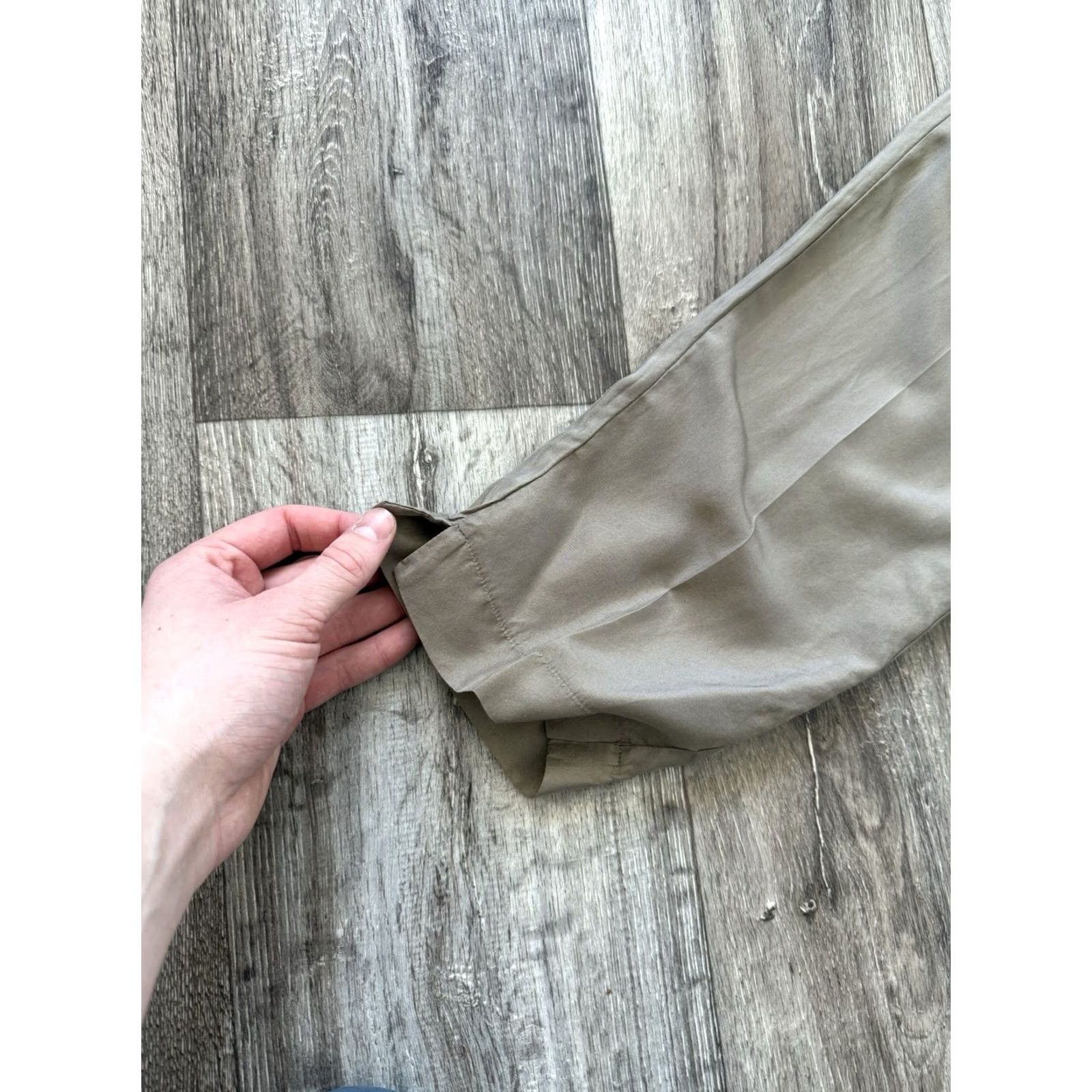 Diesel Diesel Silk Black Gold Pants Straight Leg Beige Women 44 Silk Pants Dress Pants Regular Pockets Luxury Beije/Beige Knit? Size 30" / US 8 / IT 44 - 4 Thumbnail