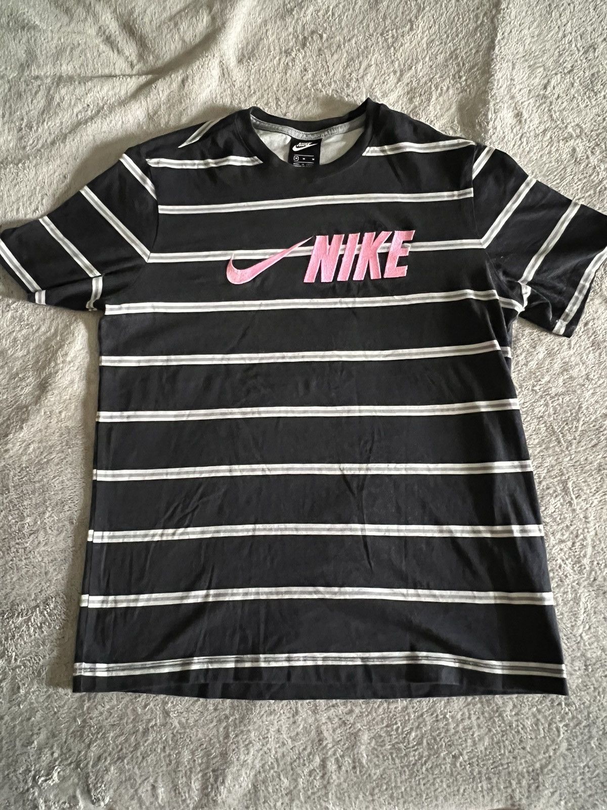 Nike × Vintage Black/White/Pink Striped Vintage Nike T-Shirt Size M Size US M / EU 48-50 / 2 - 1 Thumbnail