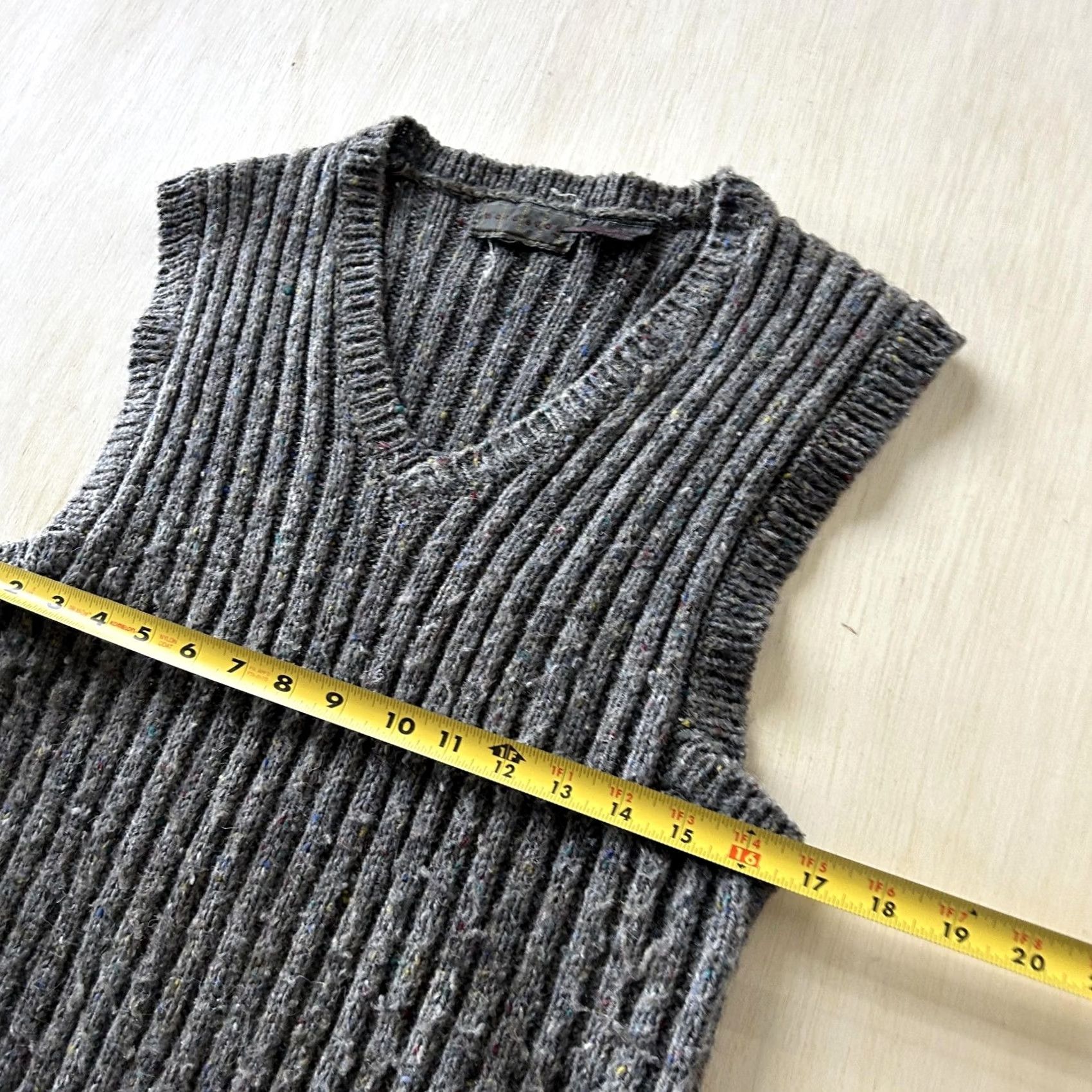 Vintage Vintage 90s Sweater Vest Womens Medium Gray Ribbed Knit Wool Blend V Neck Chunky Size M / US 6-8 / IT 42-44 - 4 Thumbnail