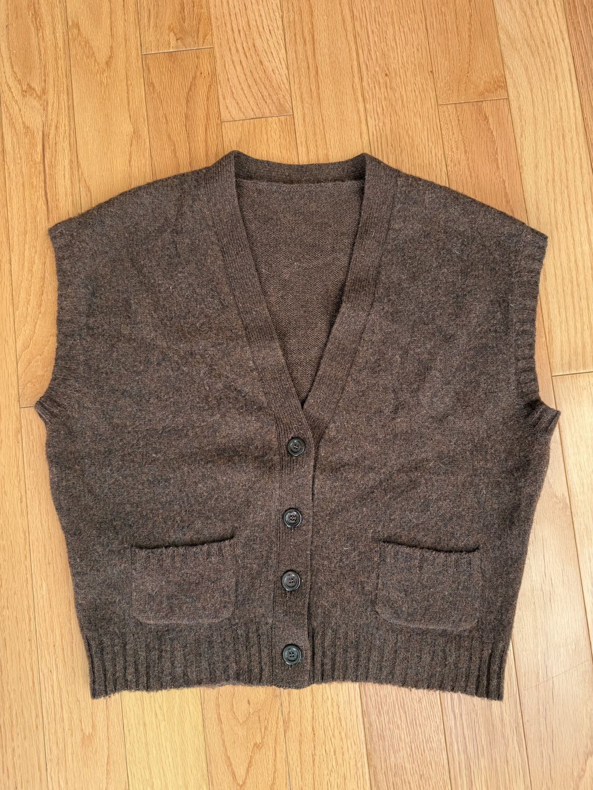 Gucci Button up wool sweater vest Size US M / EU 48-50 / 2 - 3 Thumbnail