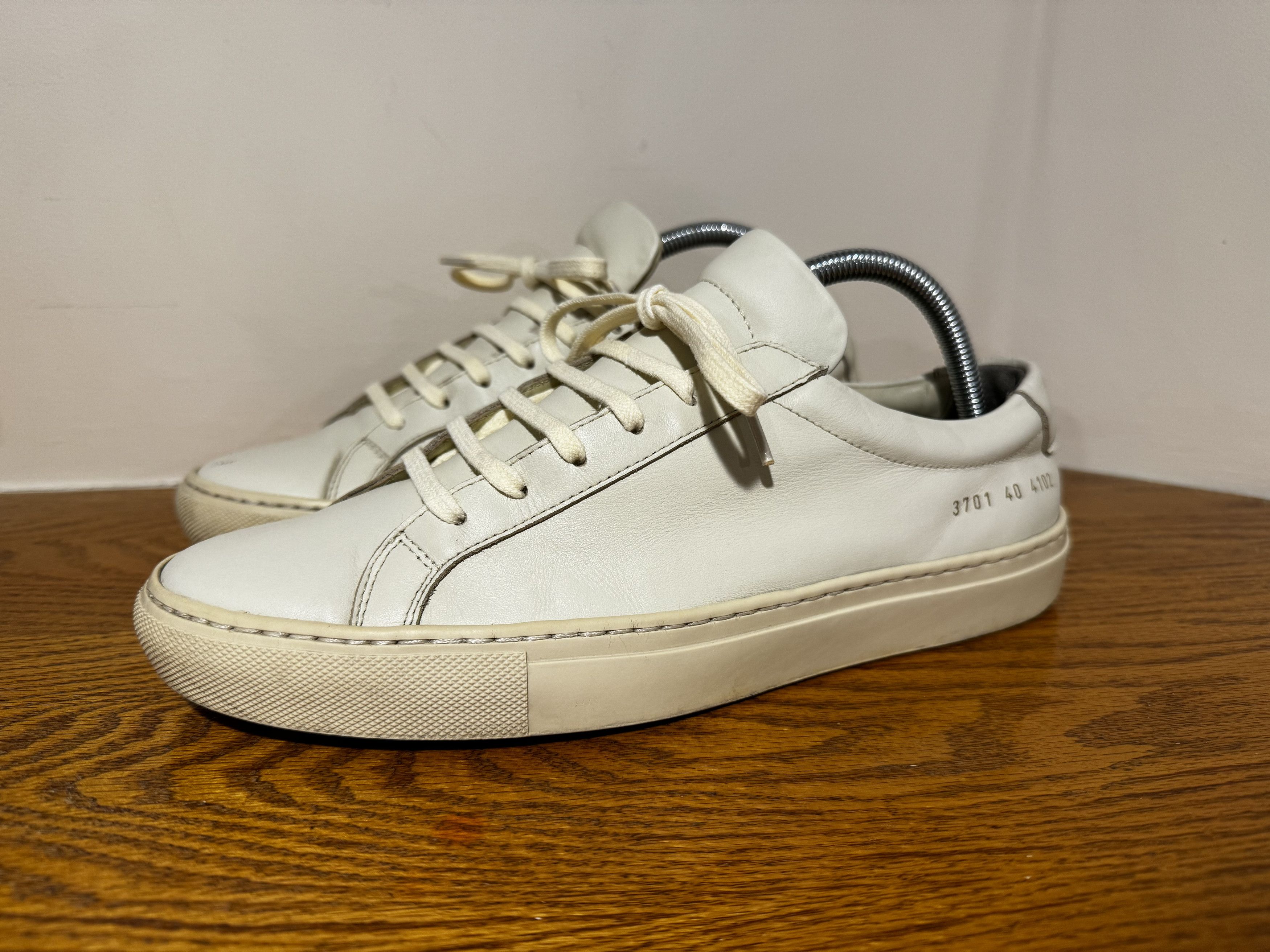 Common Projects Leather Achilles Low Size US 7 / EU 40 - 1 Thumbnail