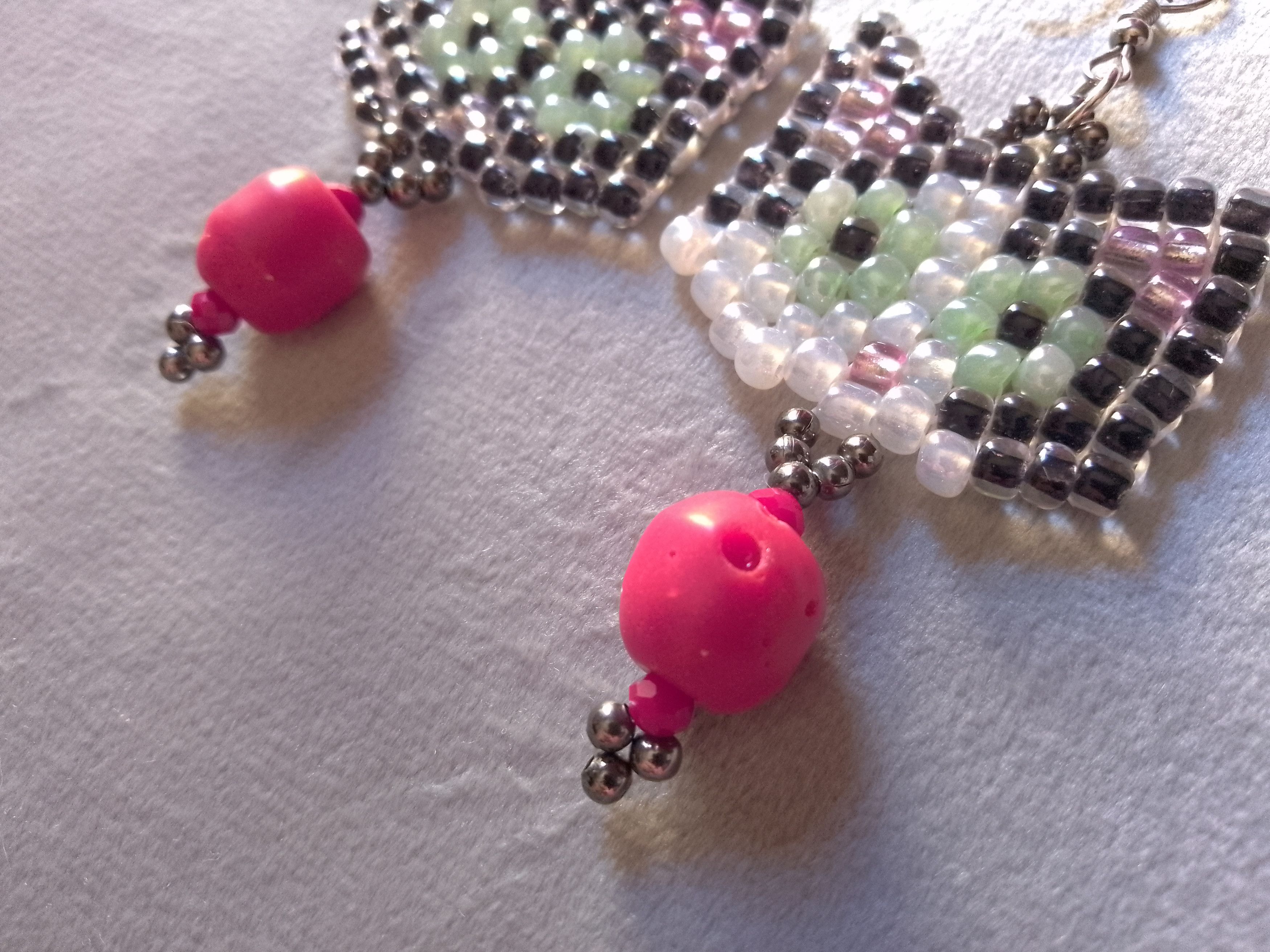 Handmade Earrings. Bamboo Coral. Boho/elegant. Cat shaped in glass Size ONE SIZE - 2 Thumbnail