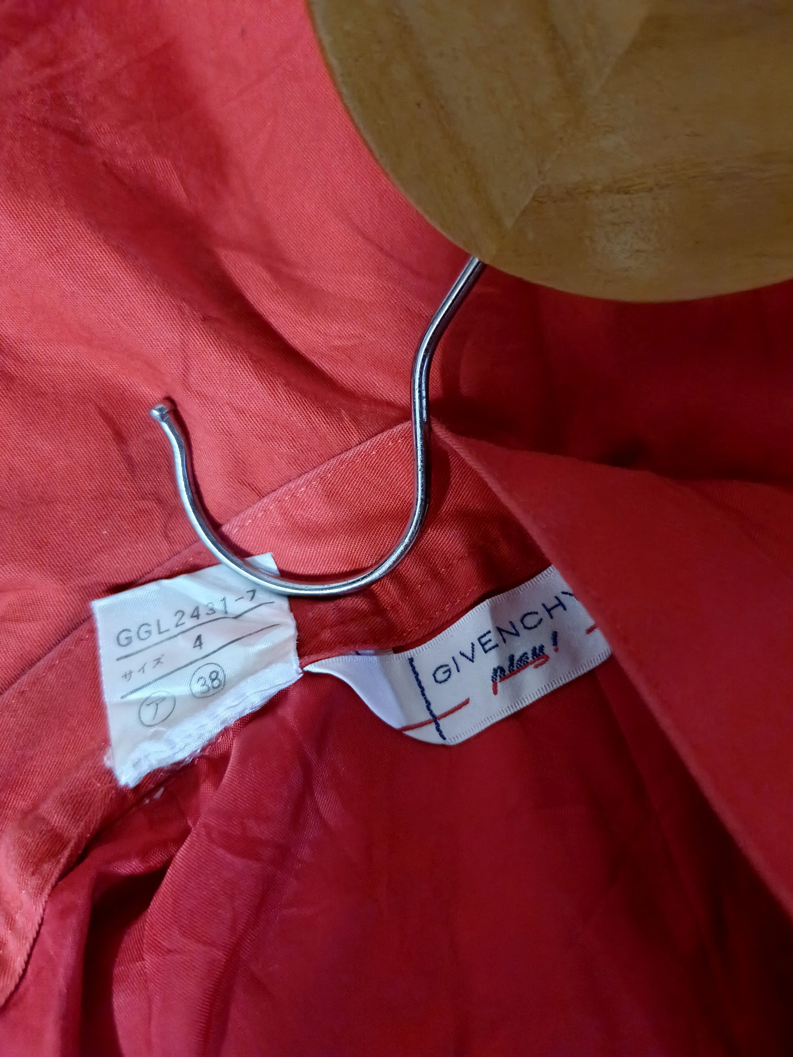Givenchy Givency play vintage red shorts Size 25" / US 0 / IT 36 - 7 Thumbnail