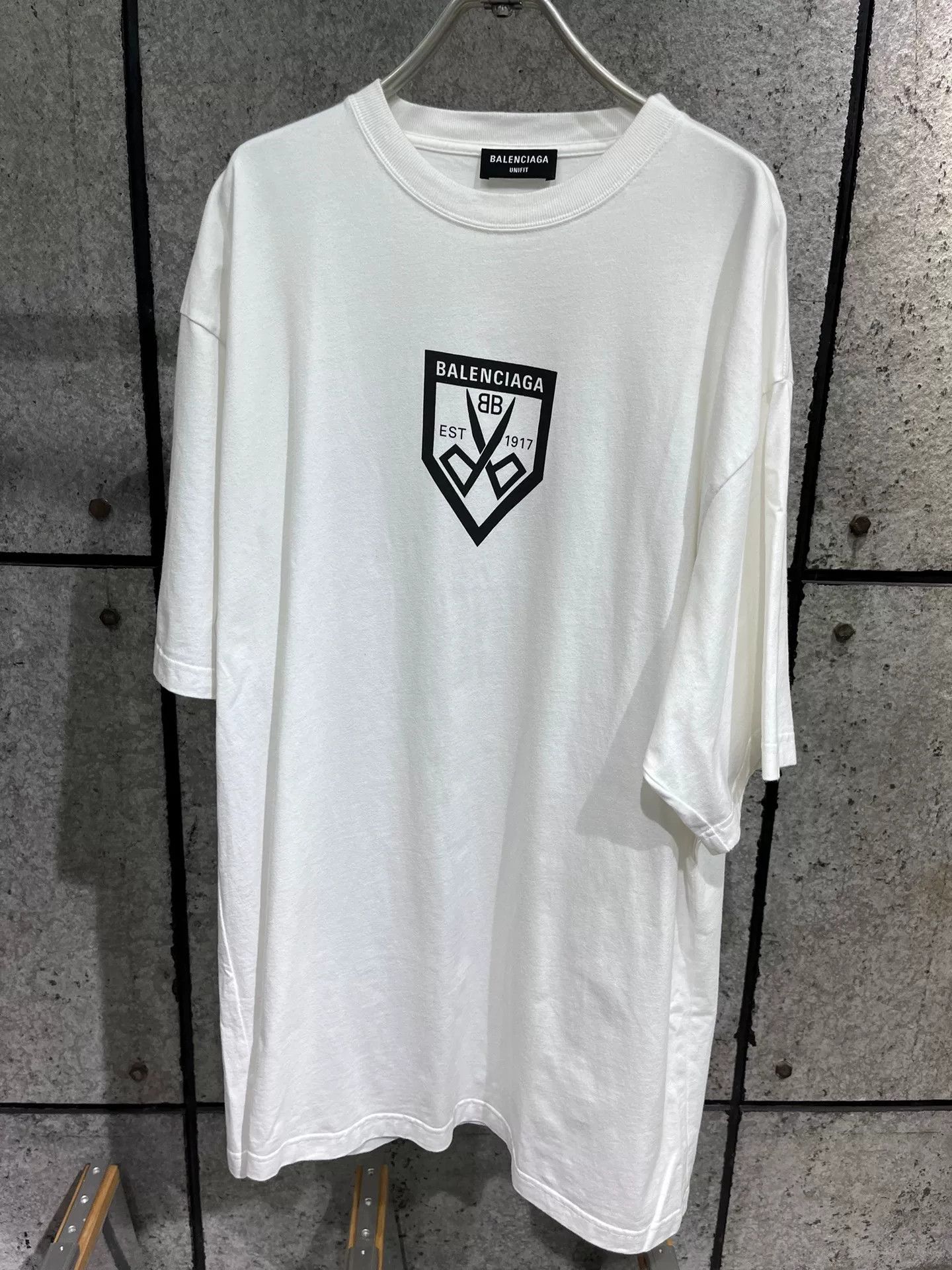 Balenciaga Balenciaga White Oversized Scissors Short-Sleeve S Size US S / EU 44-46 / 1 - 1 Thumbnail