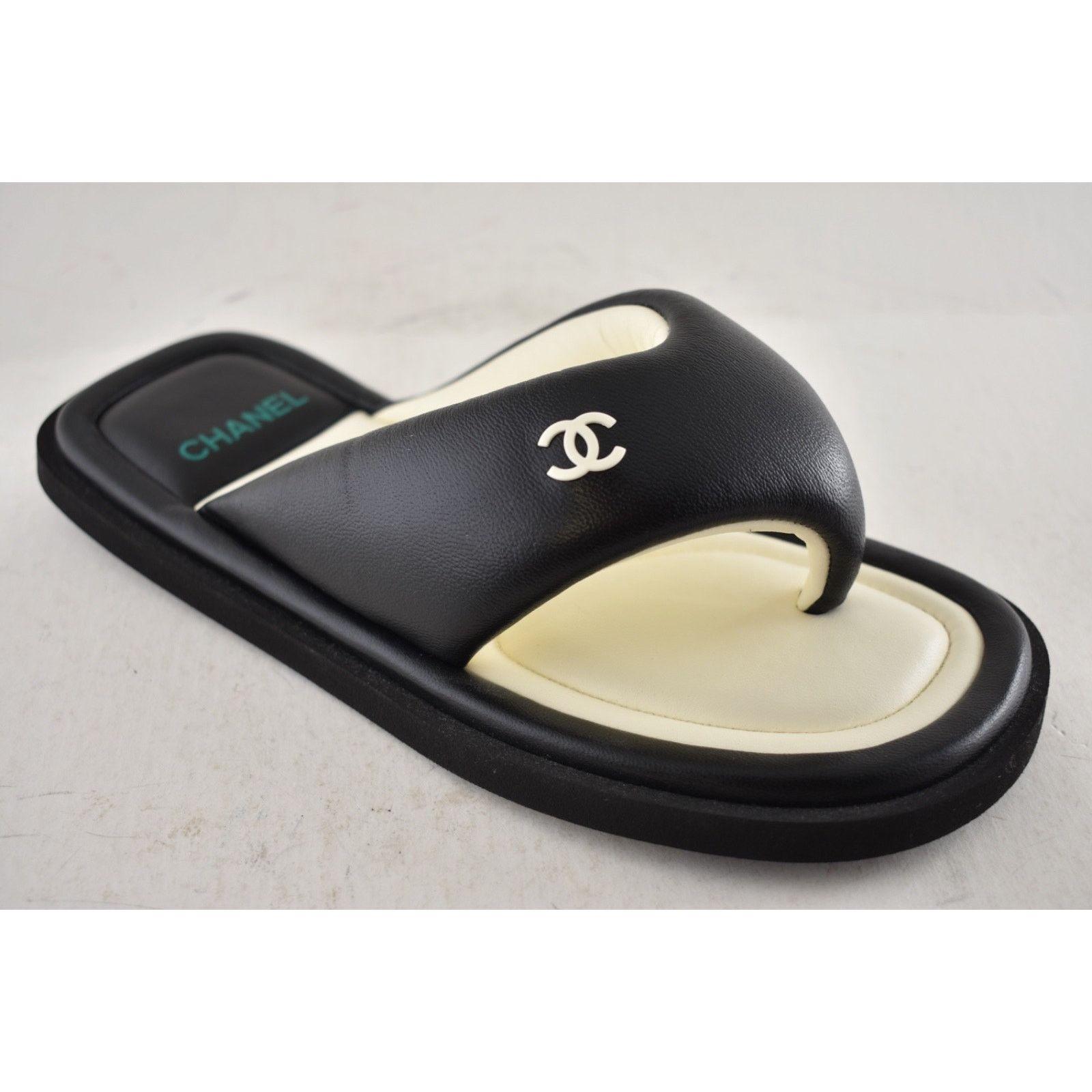 Chanel 22P Padded Pool Thong Logo Mule Slide Flat Sandal 36 Size US 6 / IT 36 - 4 Thumbnail