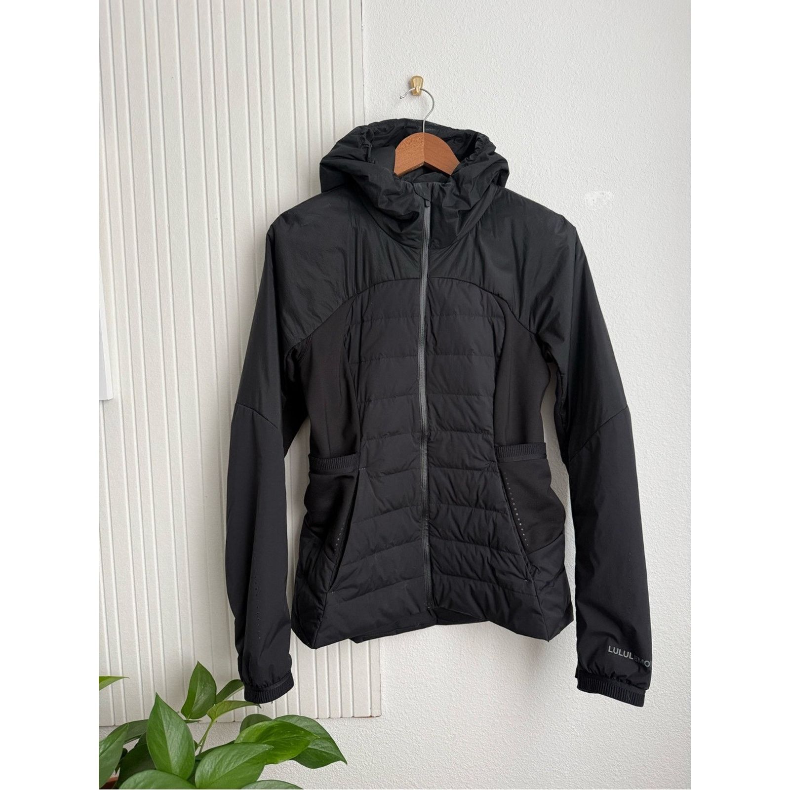 Lululemon lululemon athletica Black Down for It All Running Jacket Size M / US 6-8 / IT 42-44 - 2 Thumbnail