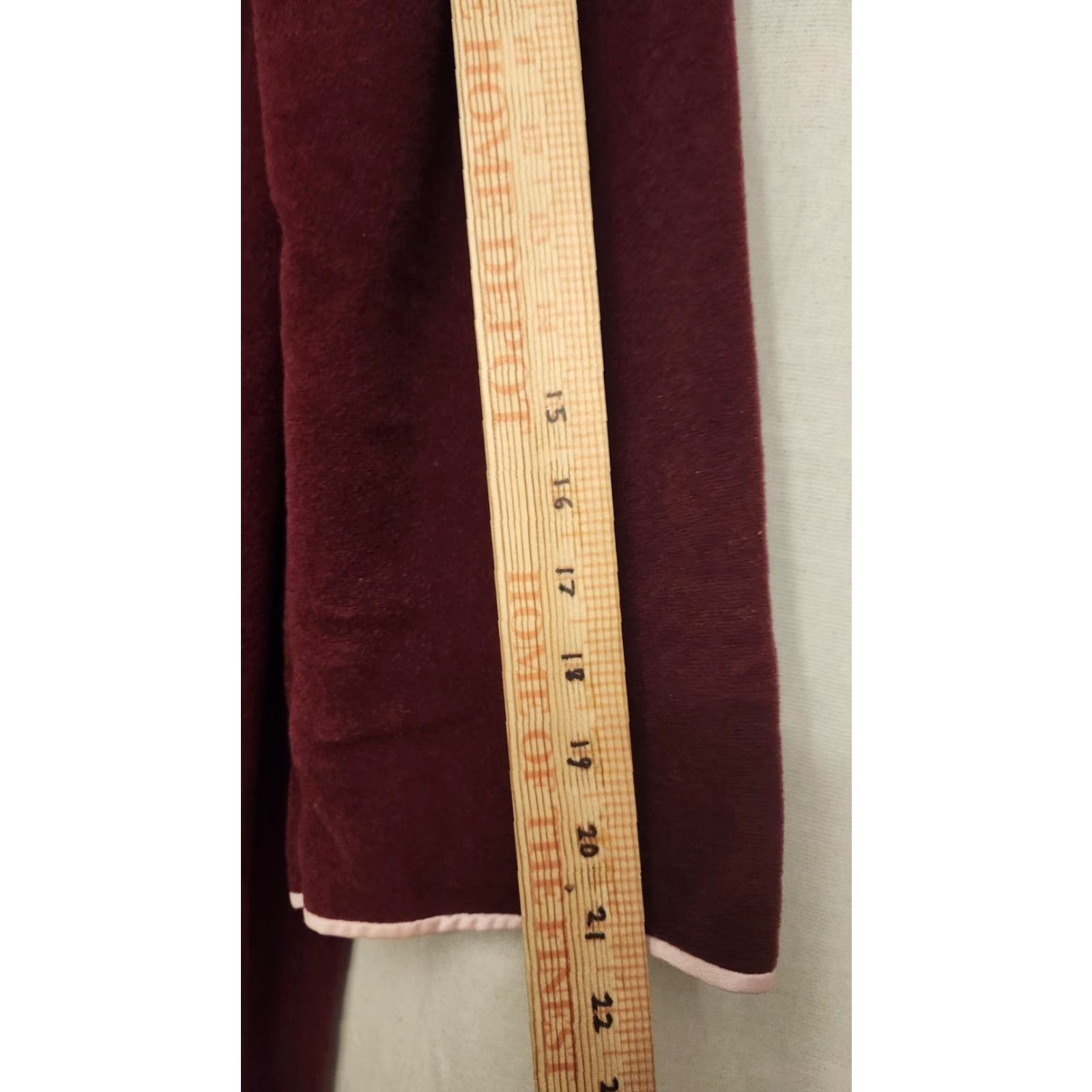 Vintage VINTAGE Vanity Fair Nightgown Womens Medium Burgundy Velour Embroidered 80s Size ONE SIZE - 6 Thumbnail