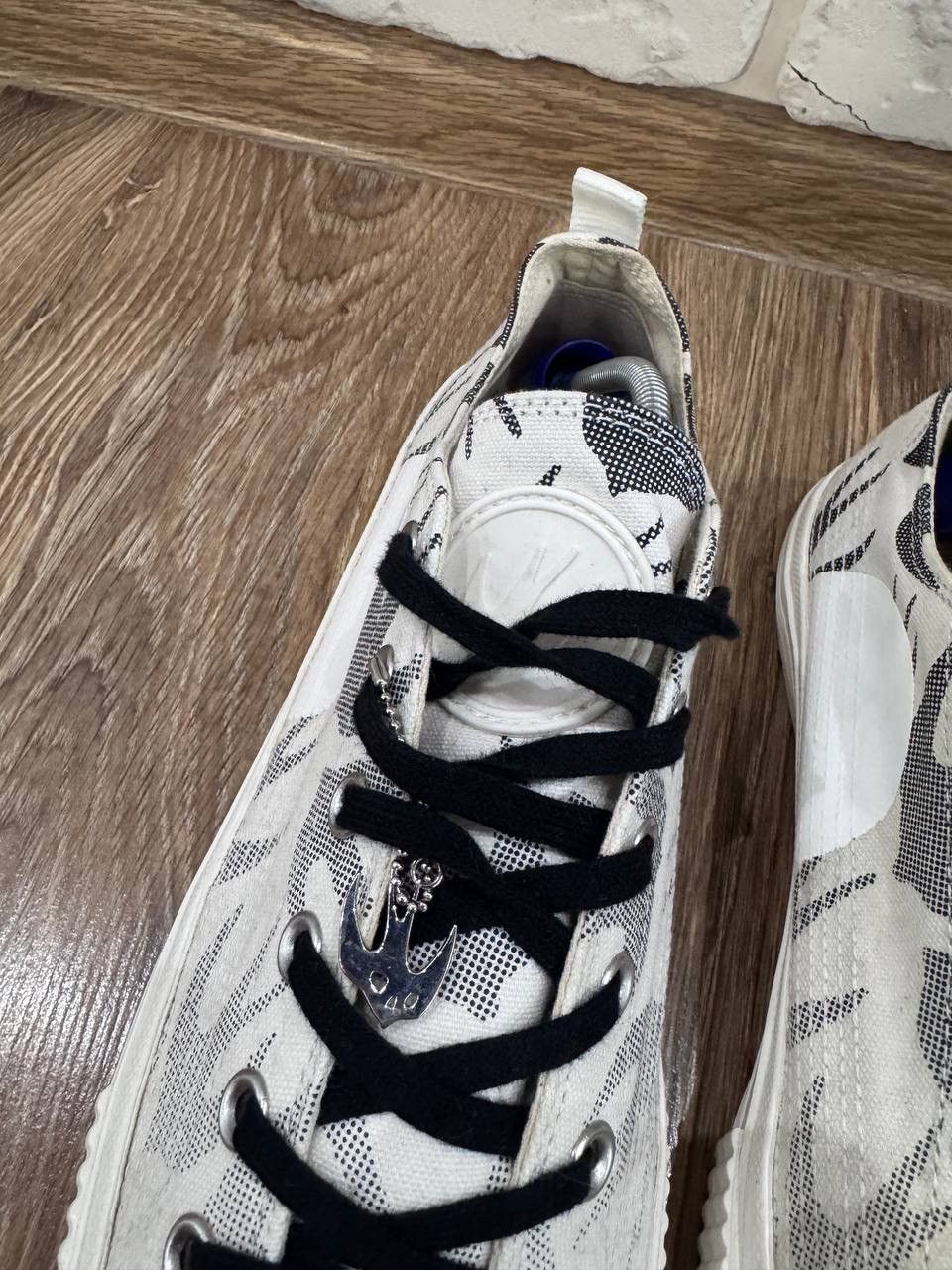 McQ Alexander McQueen McQ Alexander McQueen Men Swallow Plimsoll Sneakers Shoes Size US 10 / EU 43 - 4 Thumbnail