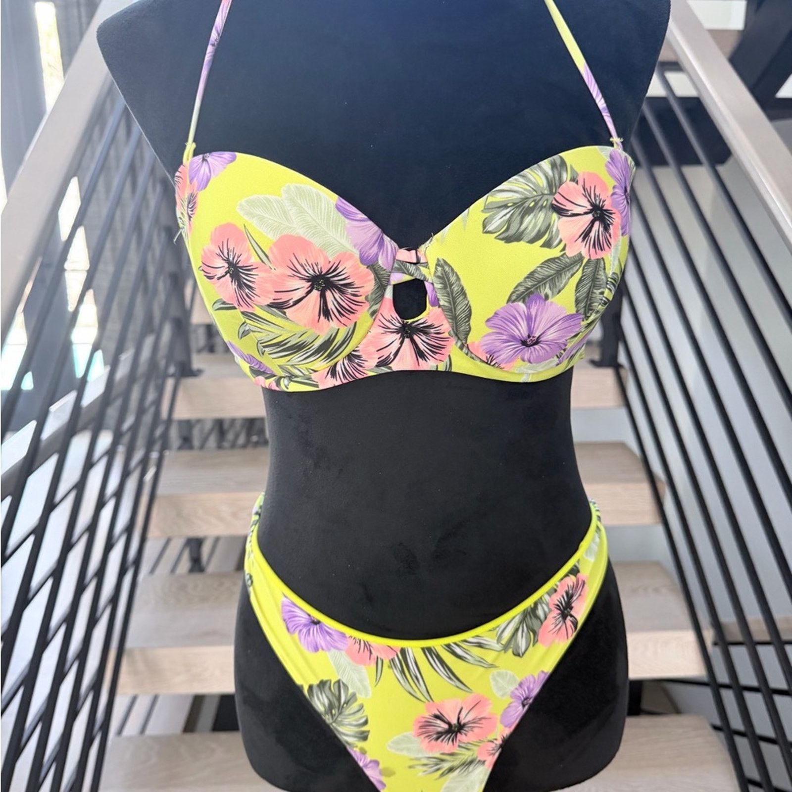 Other New Tropical Floral Two Piece Swimsuit Bikini Push-up XS Size ONE SIZE - 1 Thumbnail