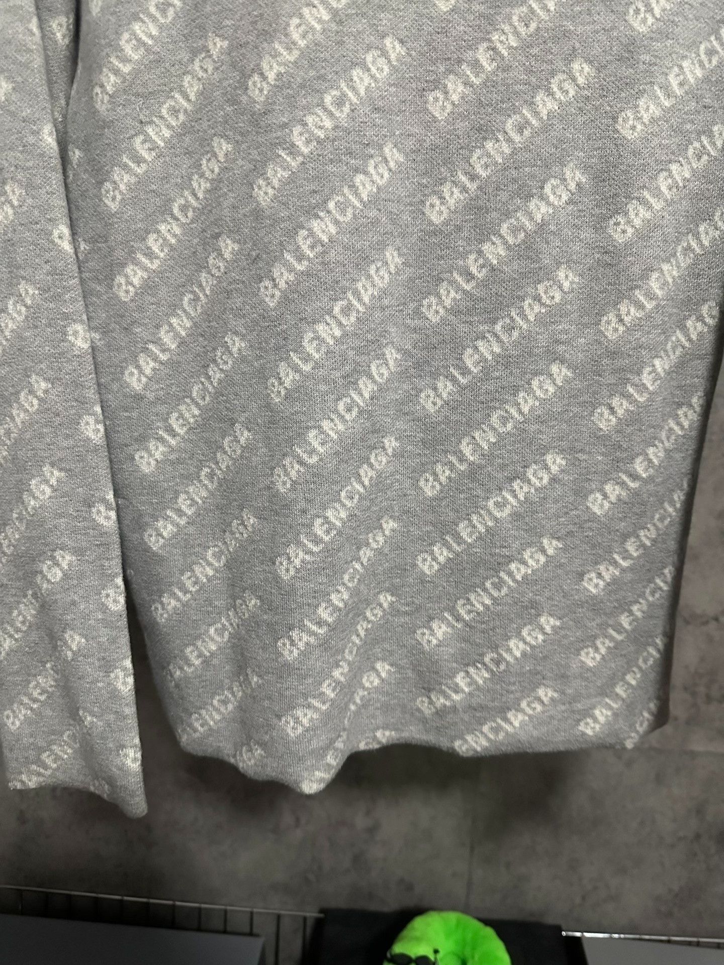 Balenciaga Balenciaga SS23 All-Over Logo Knit Sweater Size US M / EU 48-50 / 2 - 5 Thumbnail