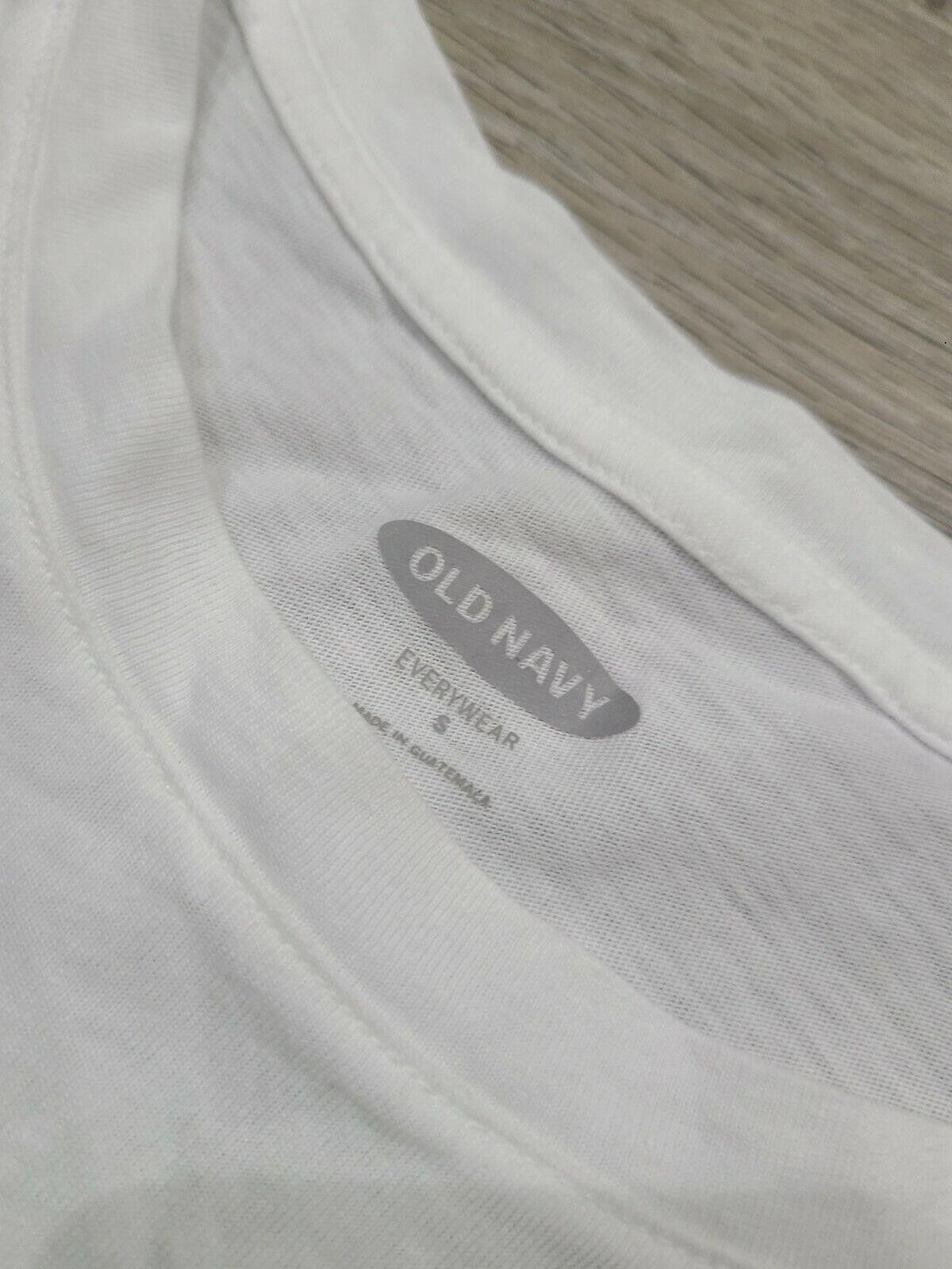 Old Navy Old Navy Shirt Small White Everywhere Pineapples Scoop Hem Size S / US 4 / IT 40 - 3 Thumbnail