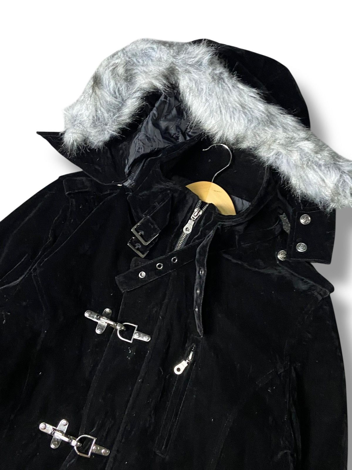 If Six Was Nine Vintage GWanner Bondage Ruffle Down Coat (152) Size US L / EU 52-54 / 3 - 8 Thumbnail