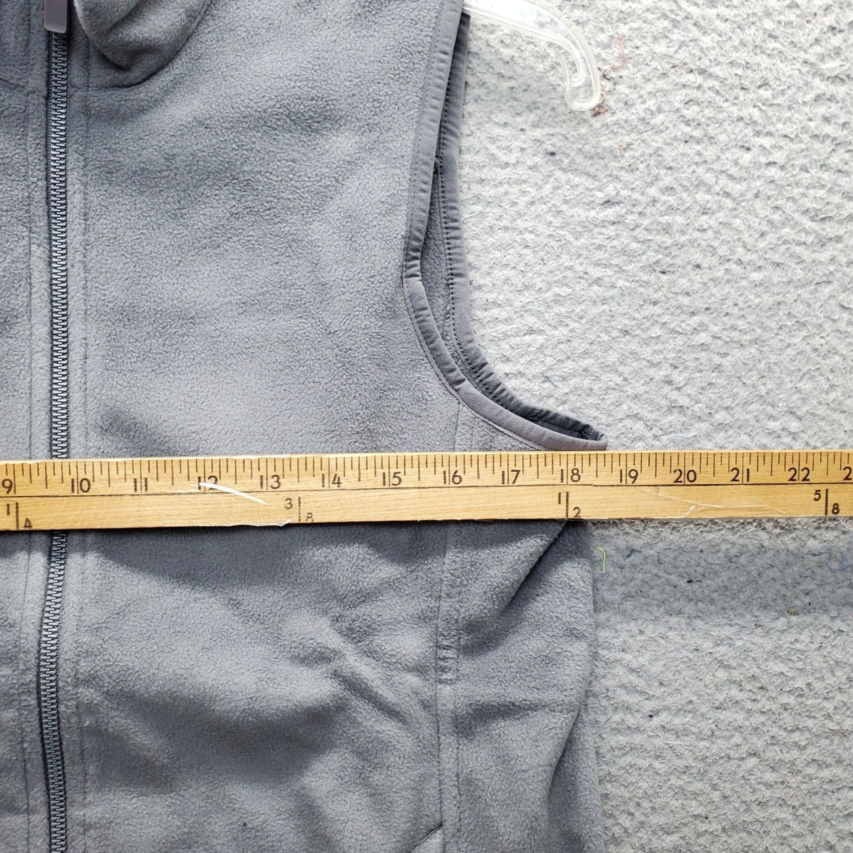 Lands' End Lands' End Marinac Vest Womens Small Gray Fleece Sleeveless Mock Neck Full Zip Shirt Womens S Gray Vest Size S / US 4 / IT 40 - 3 Thumbnail