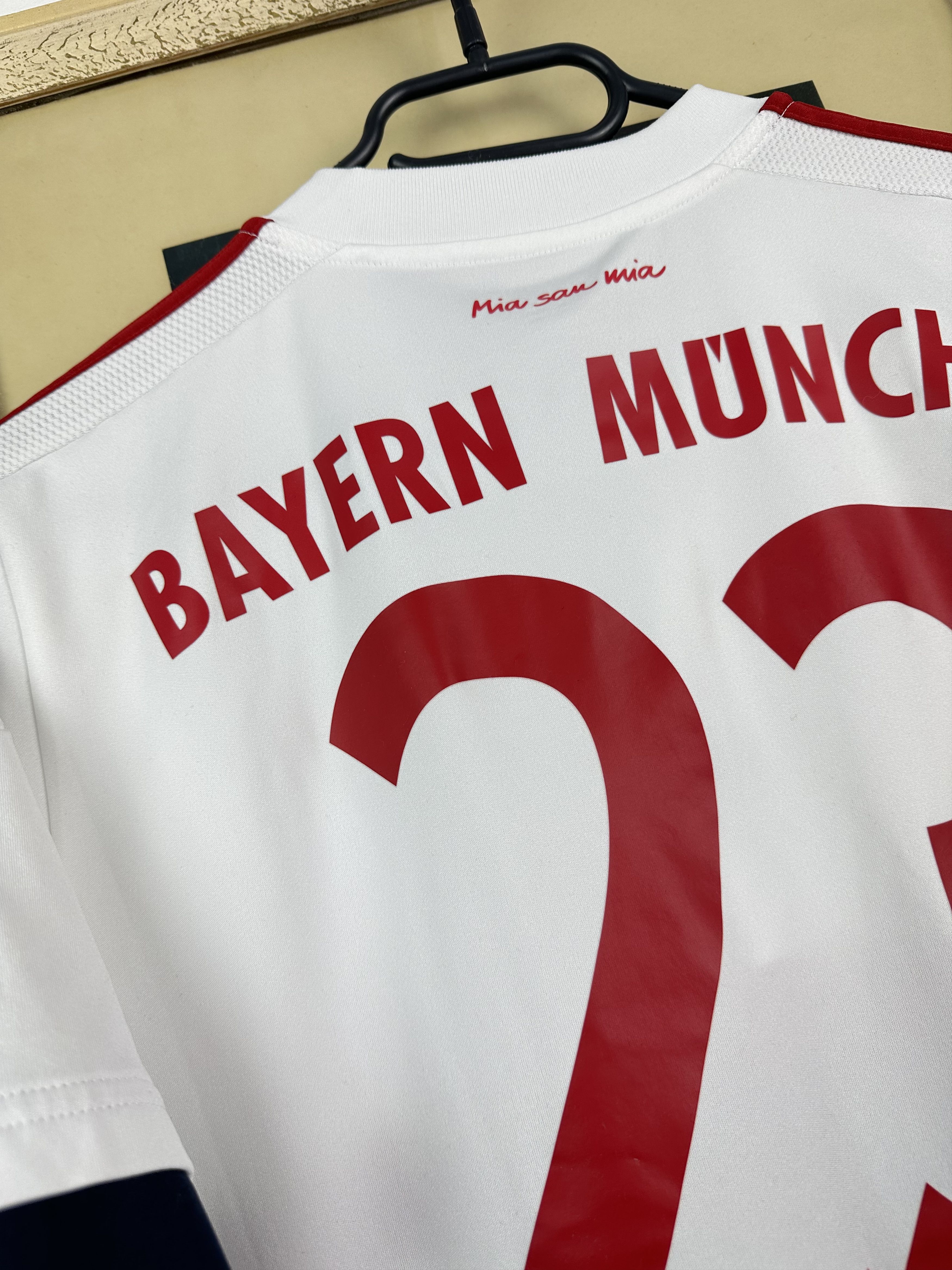 Adidas Bayern Munich football shirt 2015 #23 Vidal Adidas Jersey Size US M / EU 48-50 / 2 - 19 Thumbnail