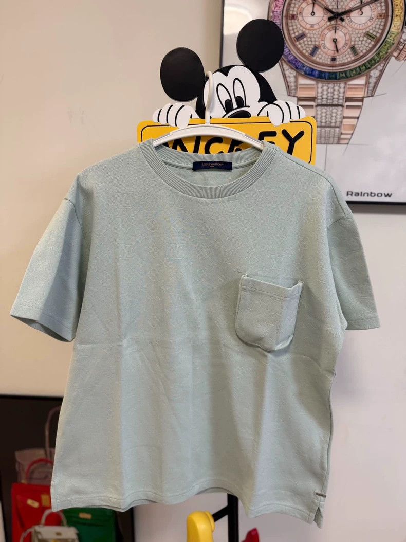 Louis Vuitton LV Logo Print Short Sleeve T-Shirt Size US M / EU 48-50 / 2 - 1 Thumbnail