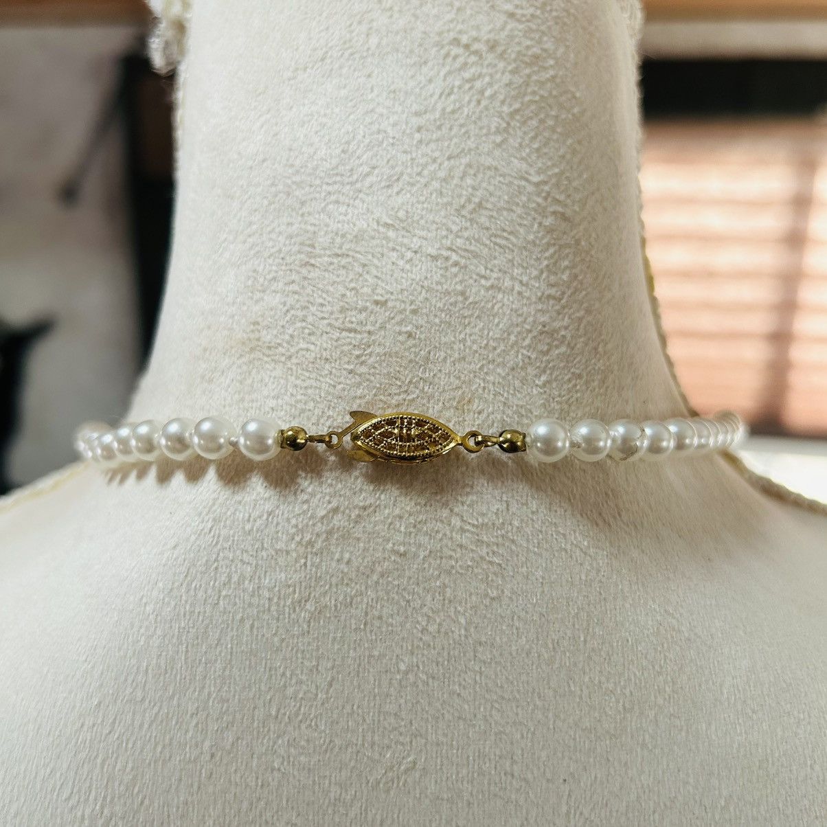 Vintage Vintage 6mm hand knotted white glass pearl necklace Size ONE SIZE - 4 Thumbnail