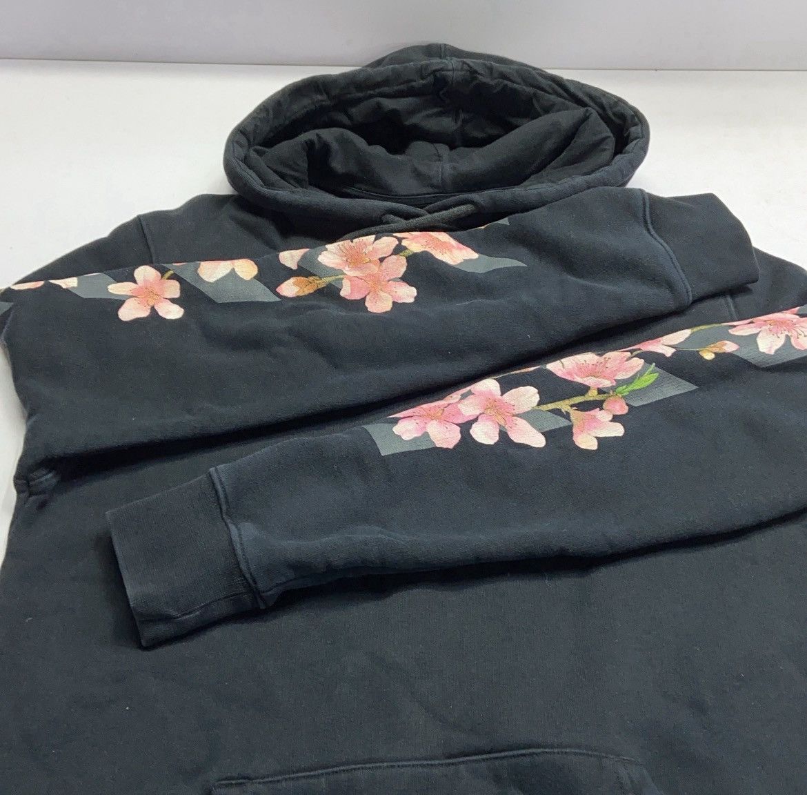 Off-White Off-White Global Warming Sakura Flower Hoodie Size XXS / US 00 / IT 34 - 6 Thumbnail