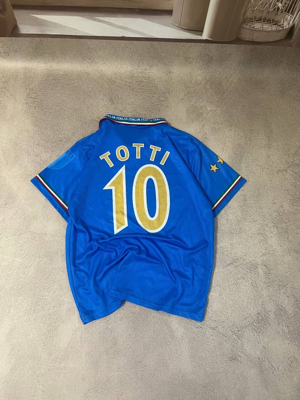 Vintage Italia Totti 10 number distressed jersey soccer Size US S / EU 44-46 / 1 - 1 Thumbnail