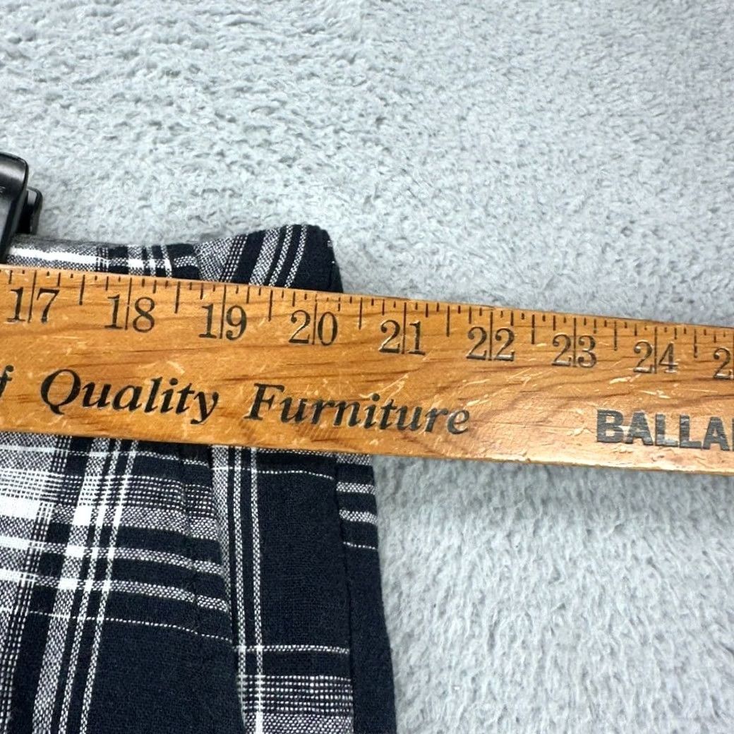Chaps Chaps Linen Blend Shorts Men 36X9 Black White Plaid Flat Front Casual Pocket NEW Size US 36 / EU 52 - 7 Thumbnail
