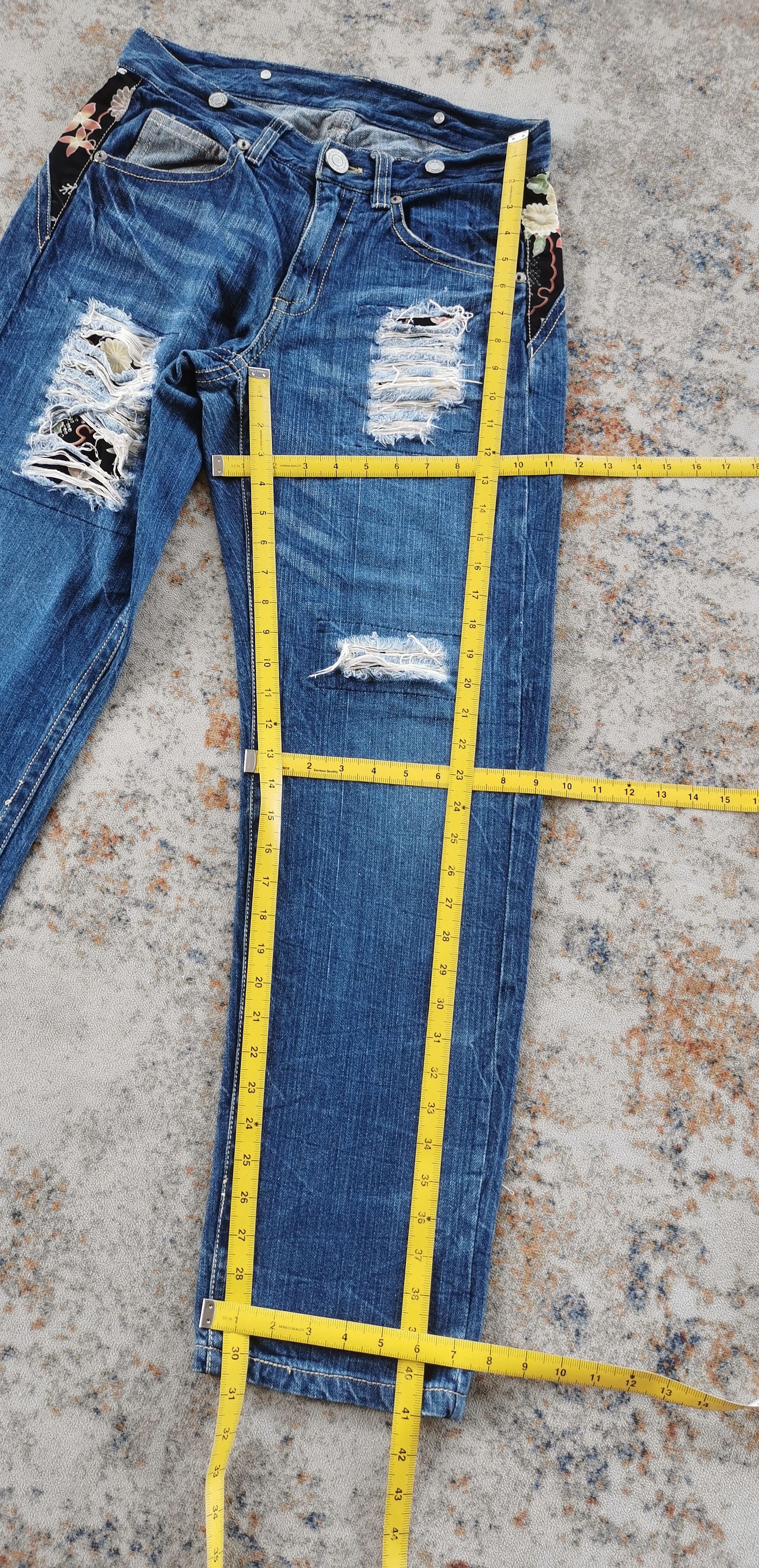 Japanese Brand Distressed Denim Jeans Floral Pattern Waistband Size US 30 / EU 46 - 9 Thumbnail