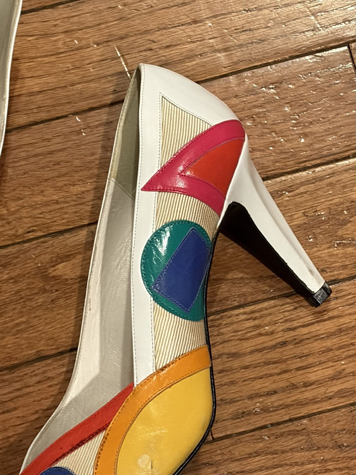 Stuart Weitzman Stuart Weitzman Vintage 8.5 Art Print Heels Size US 8.5 / IT 38.5 - 7 Thumbnail