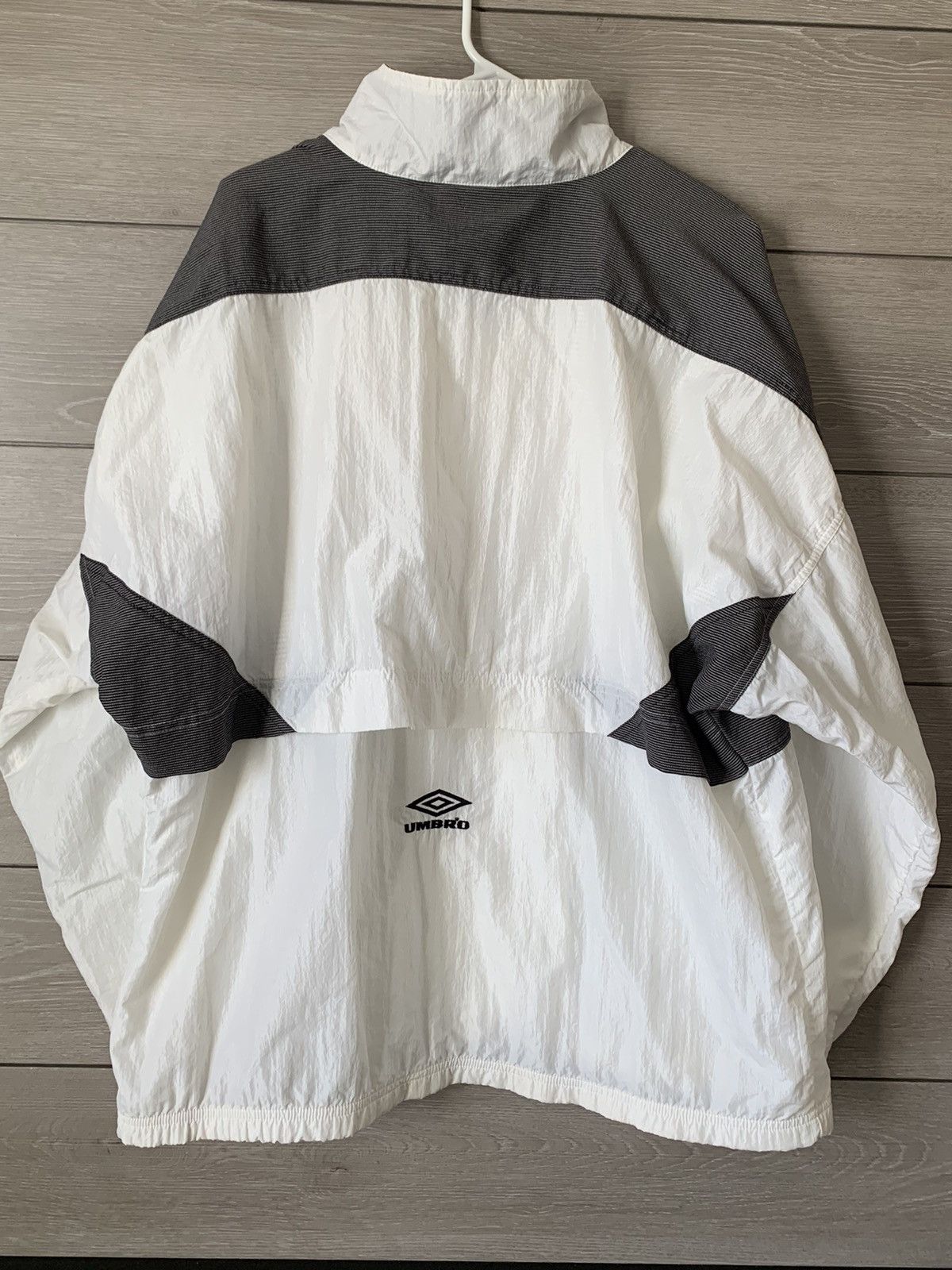 Umbro × Vintage Vintage White Umbro Windbreaker Size US XL / EU 56 / 4 - 1 Thumbnail