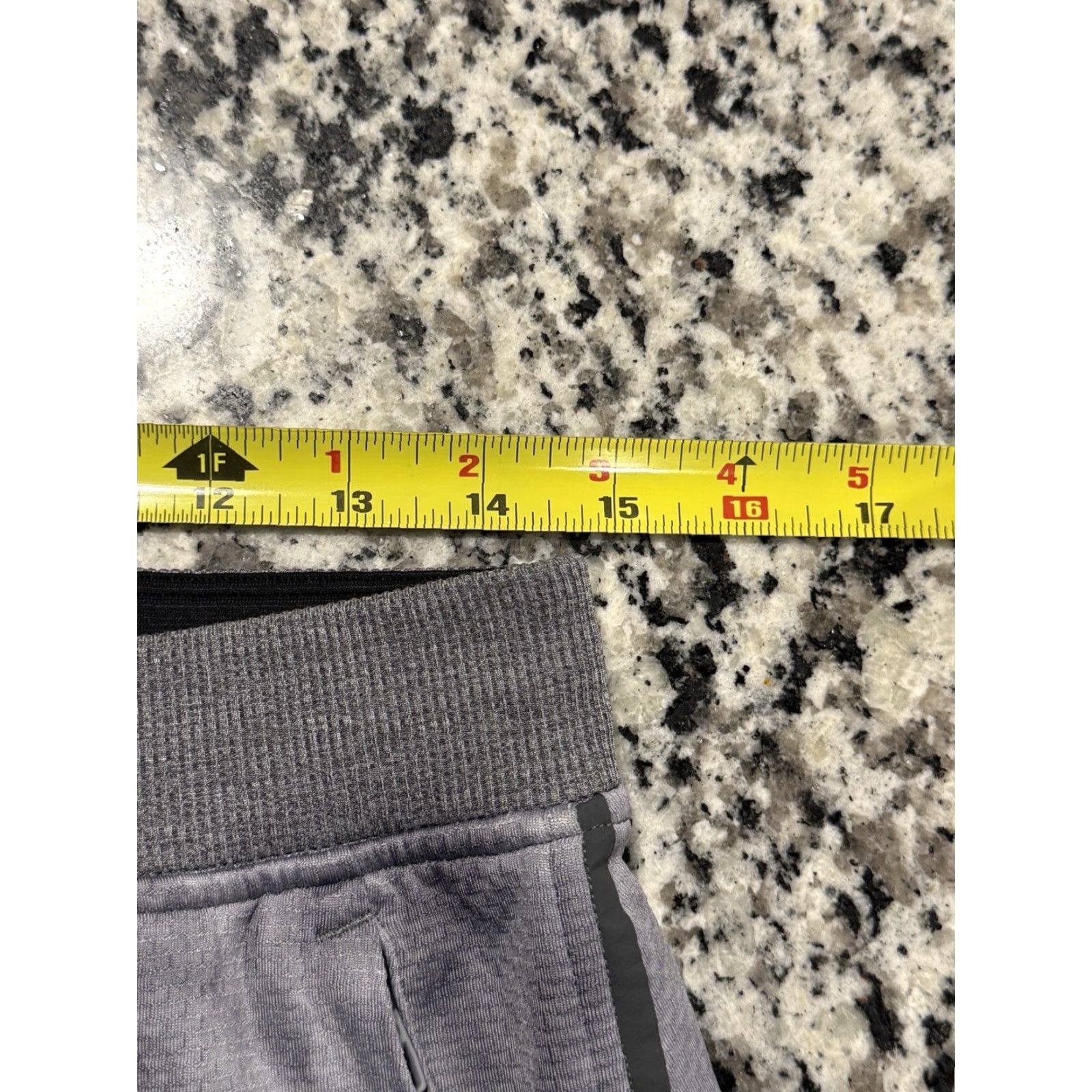 Lululemon Lululemon Textured Tech Pants M Mens Gray Camouflage Jogger Slim Size Medium Tapered Drawstring Activewear Size US 31 - 6 Thumbnail