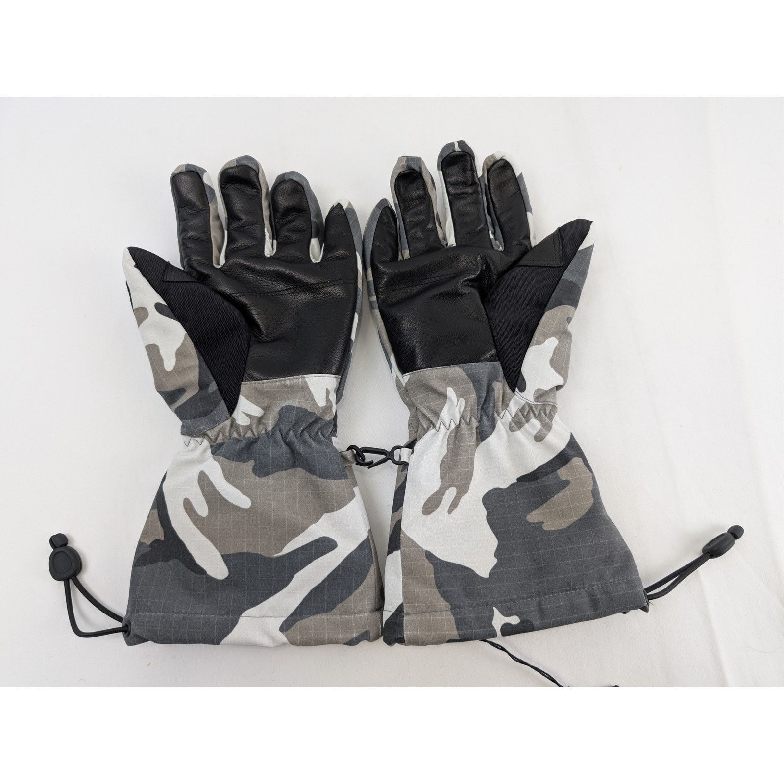 Balenciaga o1rshd1 Size: M / Ski Gloves in Camo / Grey / White Size ONE SIZE - 1 Thumbnail