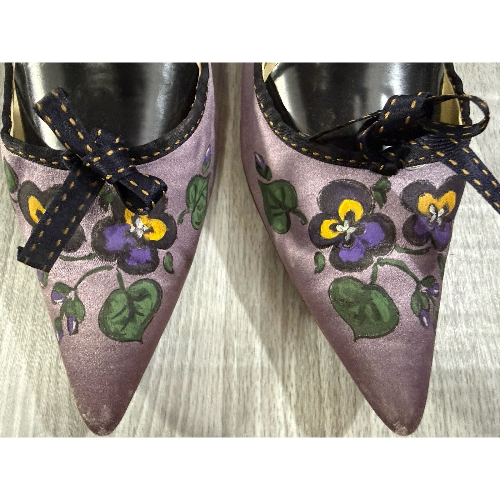 Miu Miu Miu Miu Satin hand painted Kitten Heel size 40 EU 10 US colo Size US 10 / IT 40 - 10 Thumbnail