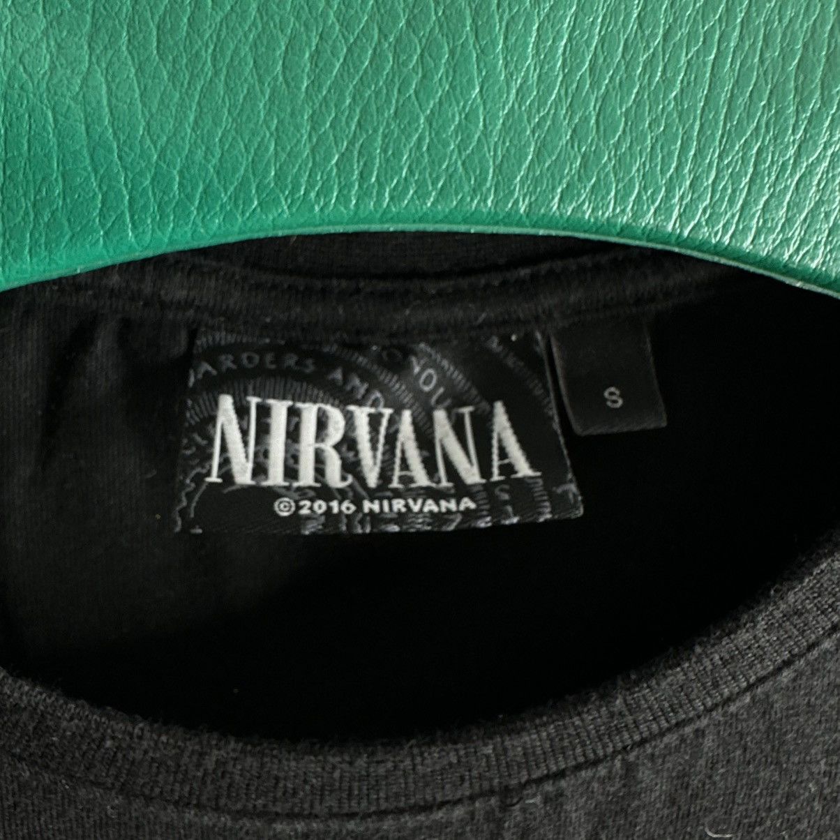 Band Tees Nirvana 2016 Vintage Big Logo Band Rock Tee T-shirt Size US M / EU 48-50 / 2 - 4 Thumbnail