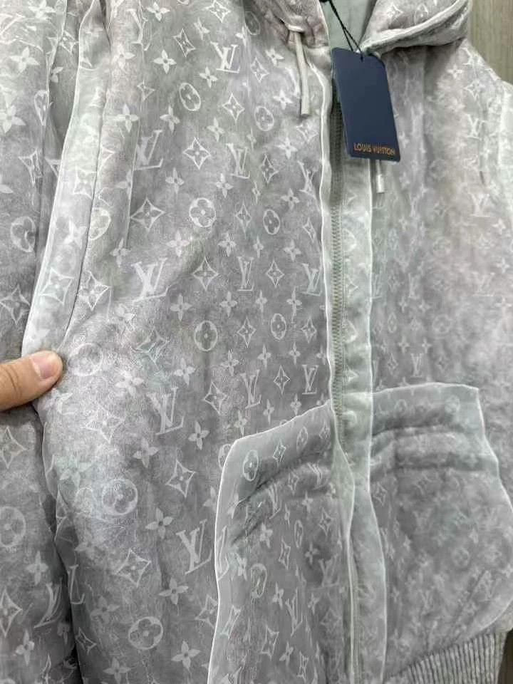Louis Vuitton LouisVuitton LouisVuitton organza printed zip-up hoodie-250 Size US L / EU 52-54 / 3 - 4 Thumbnail