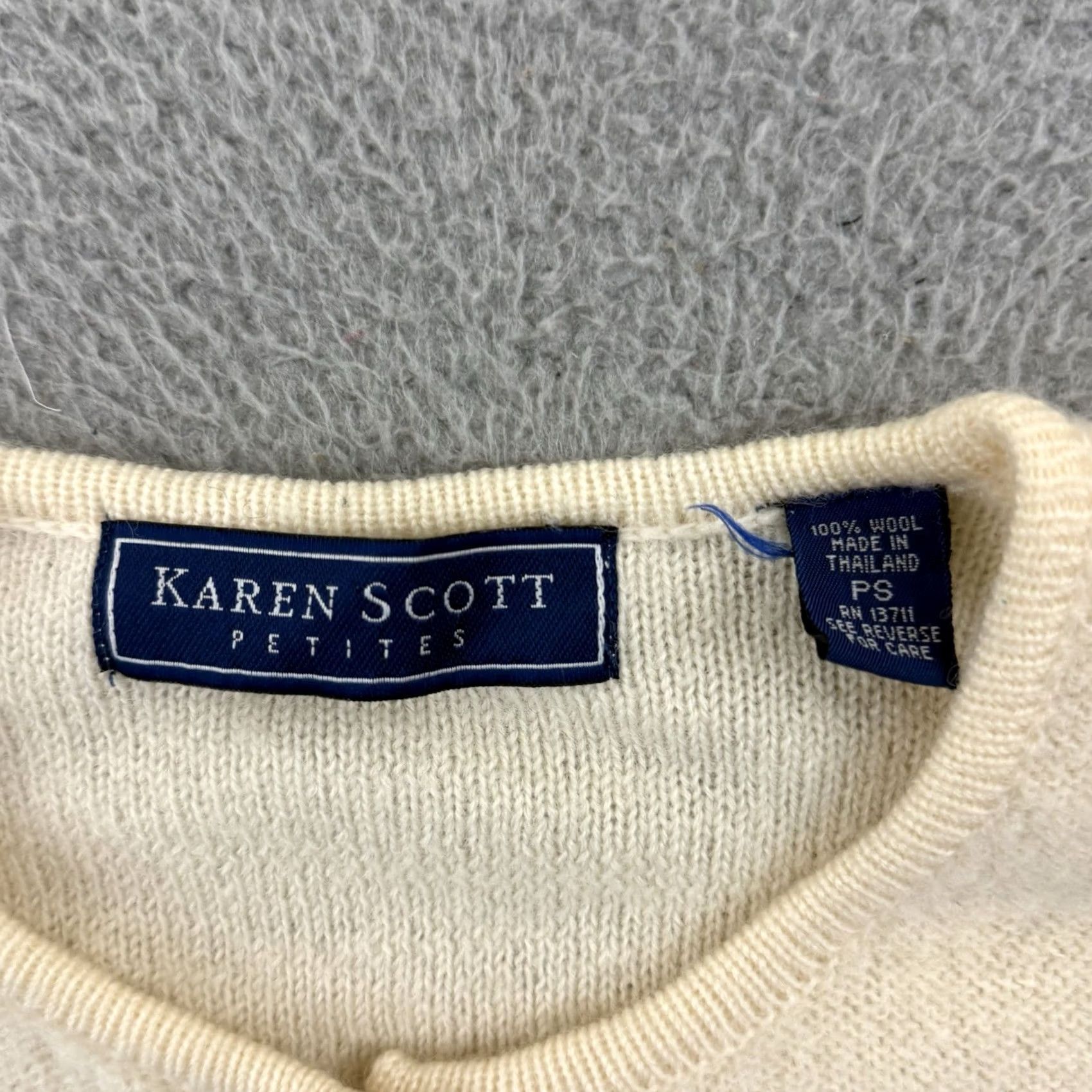Vintage Karen Scott Cardigan Sweater Women’s PS Petite Ivory Cream Long Sleeve Floral Knit WoolButton Embroidered Vintage Size S / US 4 / IT 40 - 6 Thumbnail