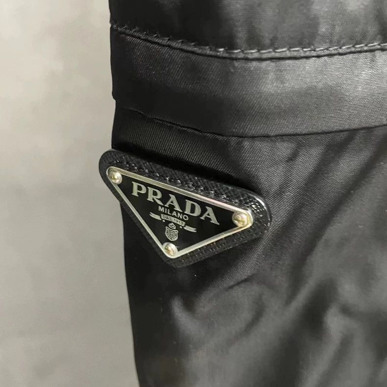 Prada Prada The latest black metal triangle pattern logo sweatpan Size US 34 / EU 50 - 3 Thumbnail