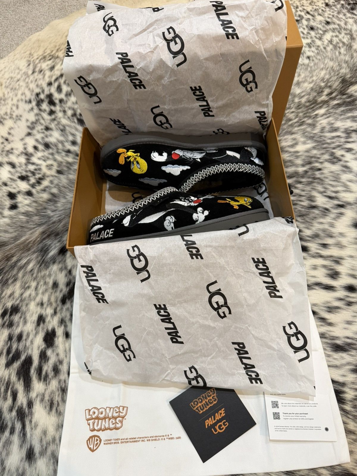 Ugg 2025 Palace x Looney Tunes x Ugg Tasman Size US 9 / EU 42 - 8 Thumbnail