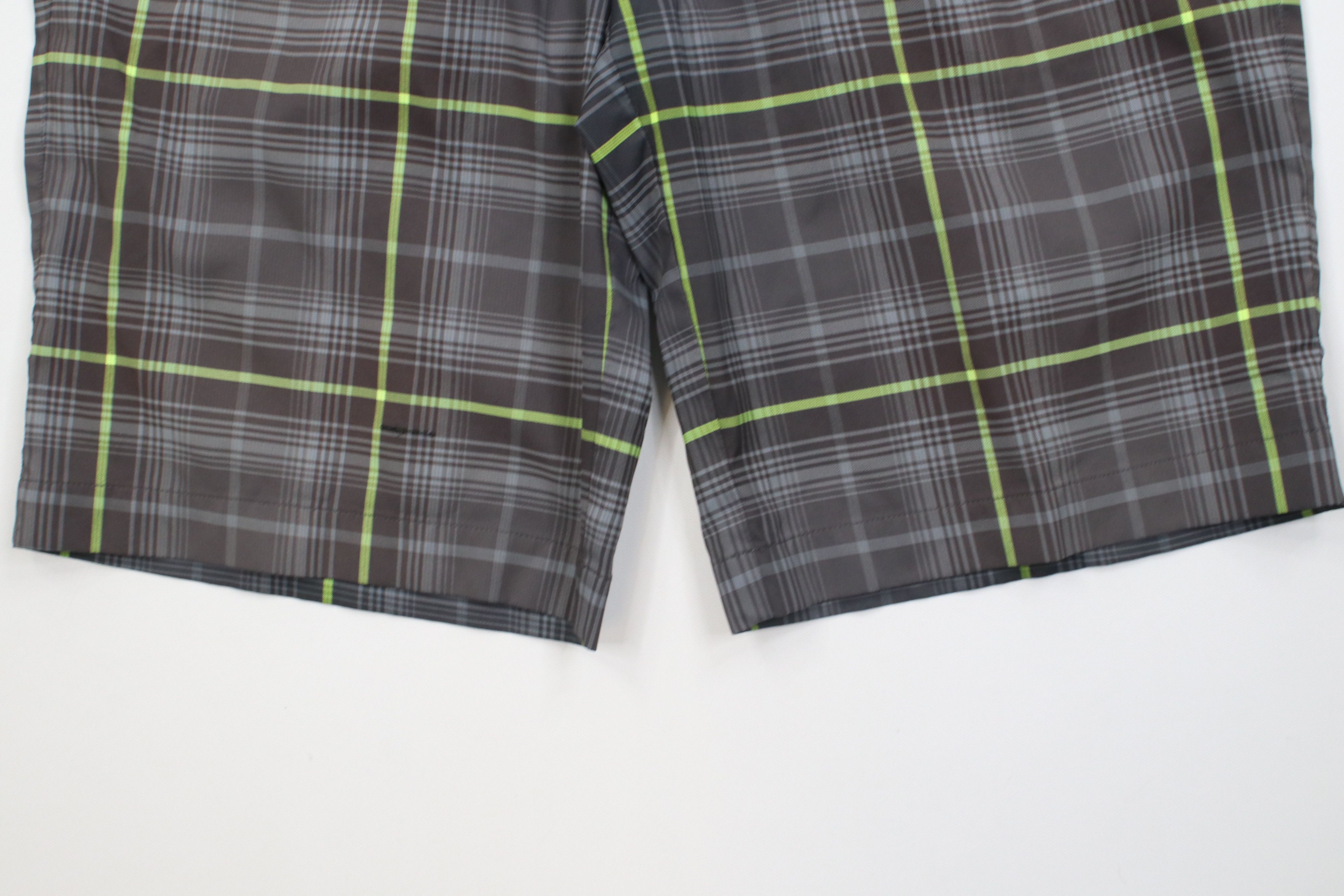 Nike Nike Golf Tech Golfing Chino Shorts Gray Plaid Polyester Size US 34 / EU 50 - 4 Thumbnail