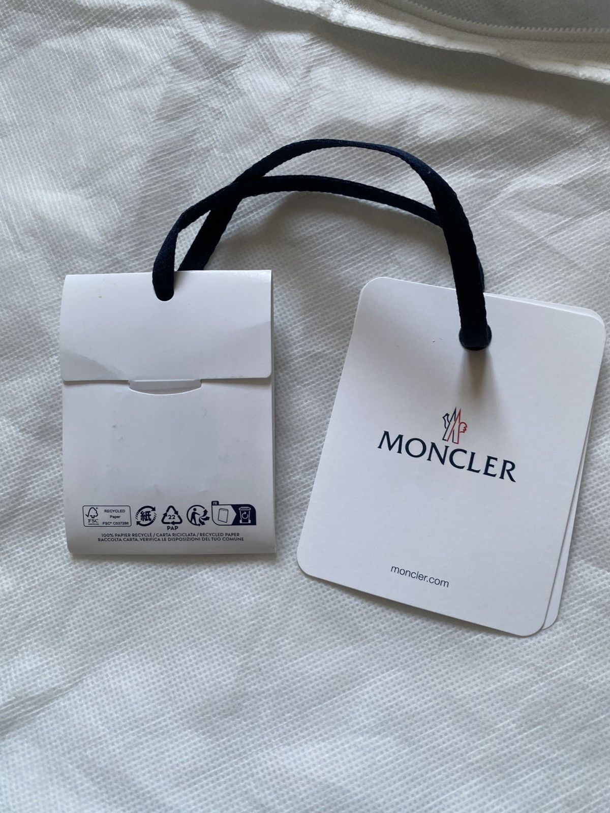 Moncler Moncler Dust Proof Garment Bag Travel Carrier Cover New Size ONE SIZE - 19 Thumbnail