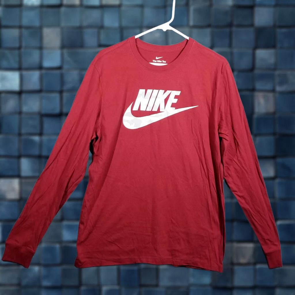 Nike Nike Shirt Mens Medium Red Long Sleeve Camo Swoosh The Nike Tee Size US M / EU 48-50 / 2 - 1 Thumbnail