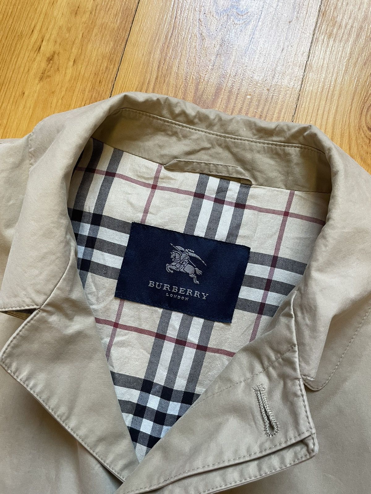 VINTAGE BURBERRY TRENCH COAT JACKET